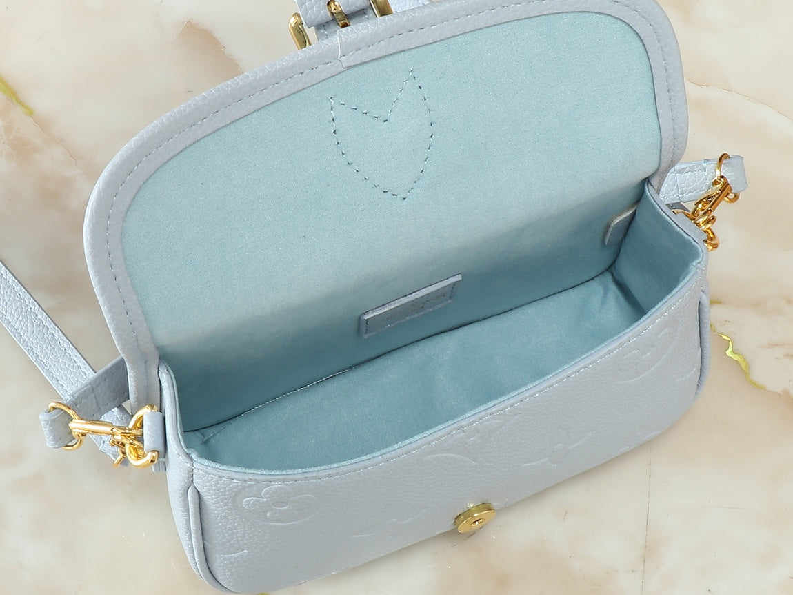 15XE3BDE Stylish leather bag