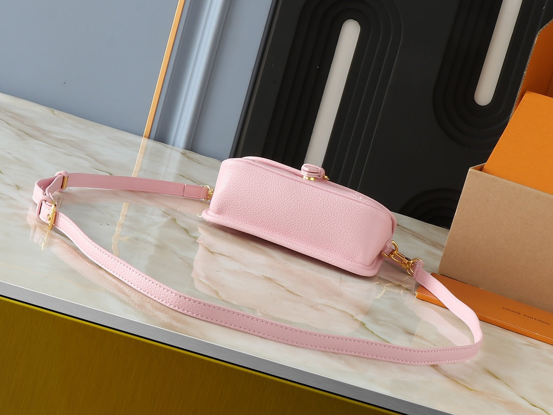 15XE3BDE Stylish leather bag