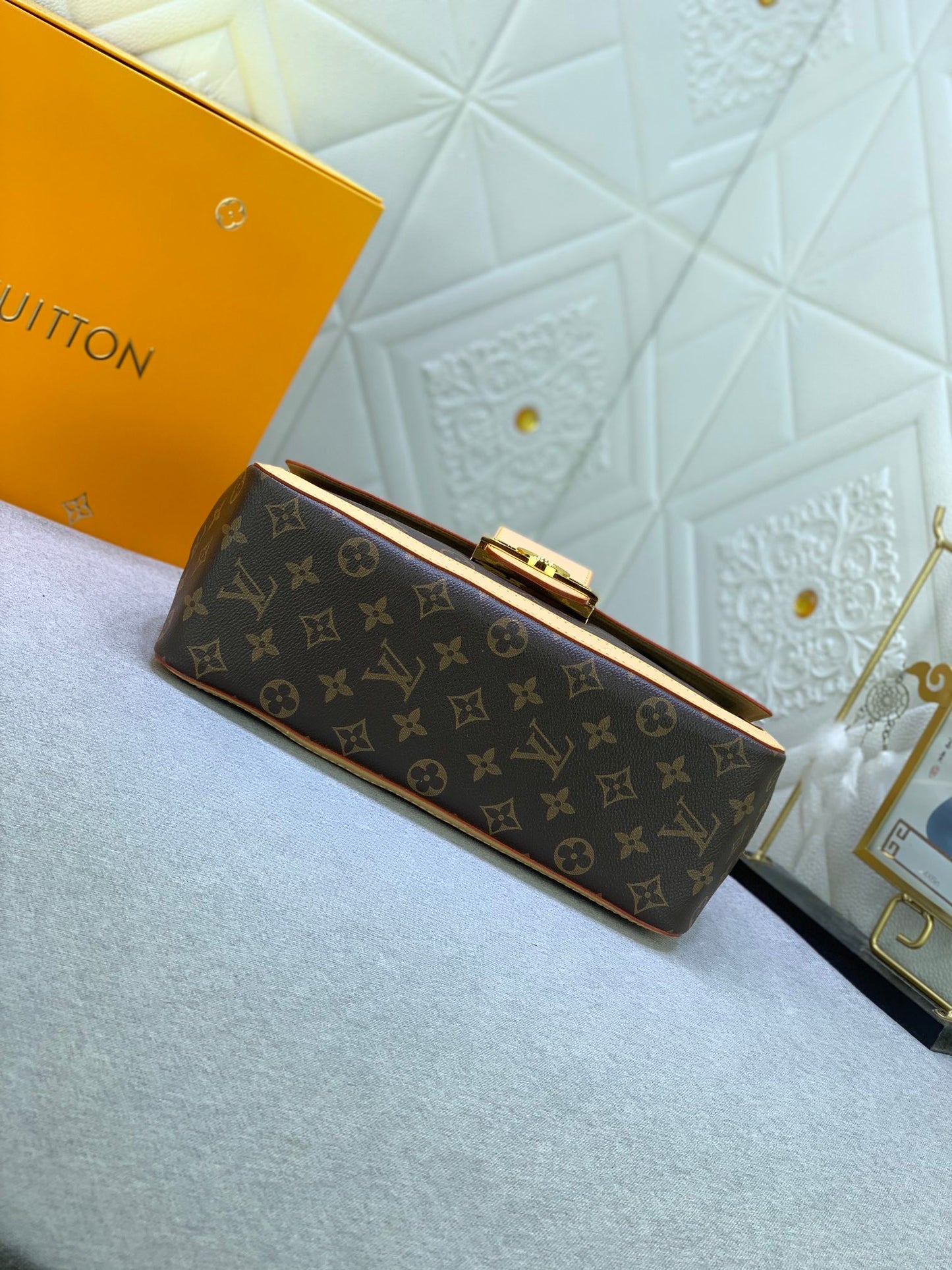 2XE344BDE Stylish leather bag 