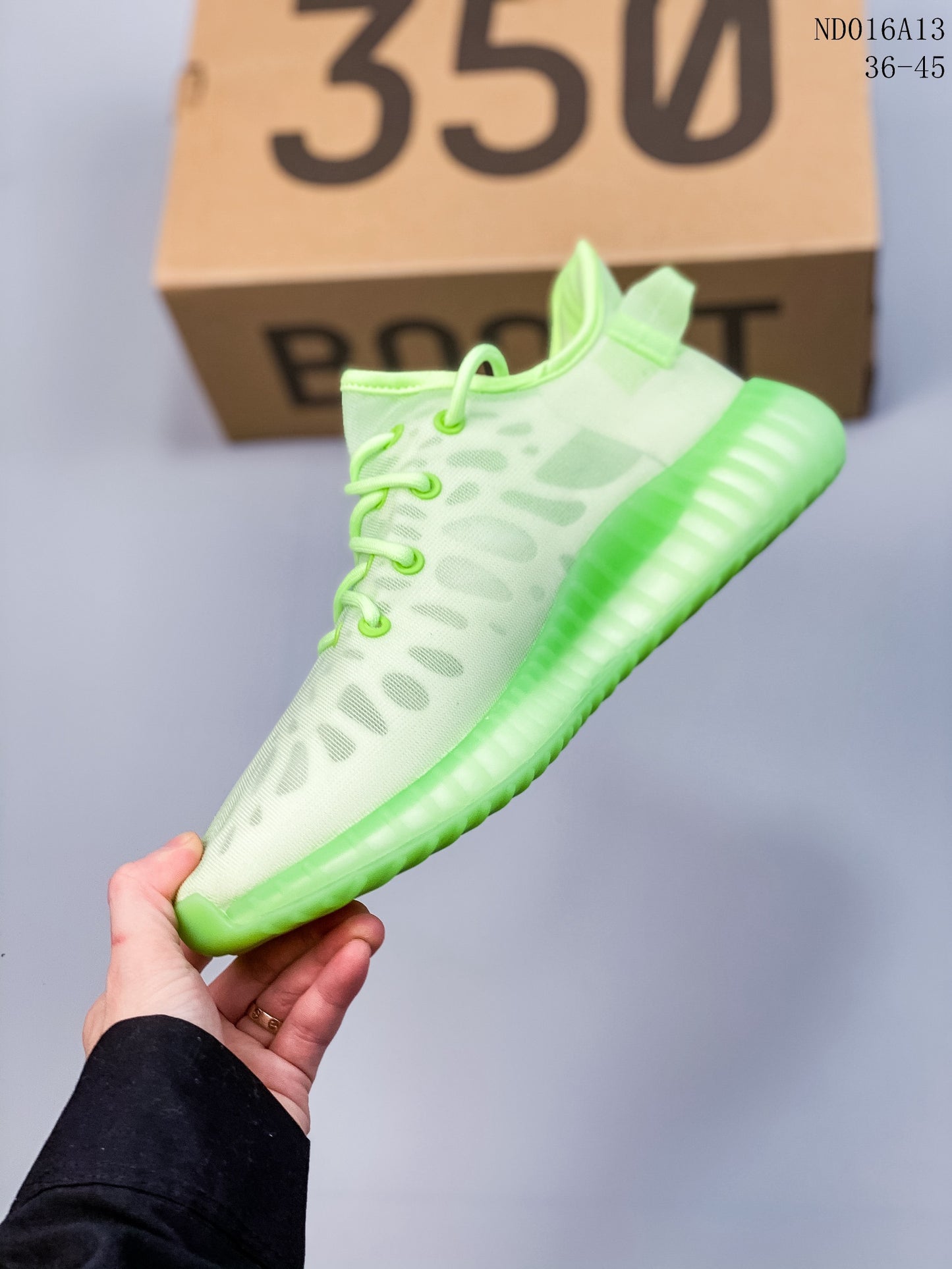 4YA86ZDE Stylish Sneakers (No Box, August-October Big Sale)