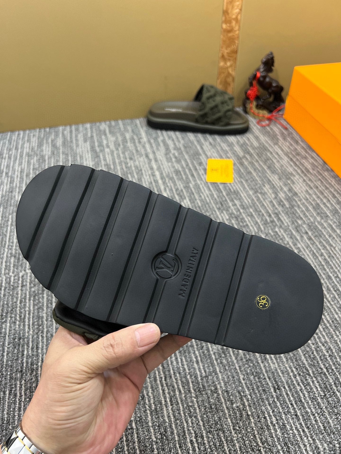 5YE116ZDE Stylish Slippers