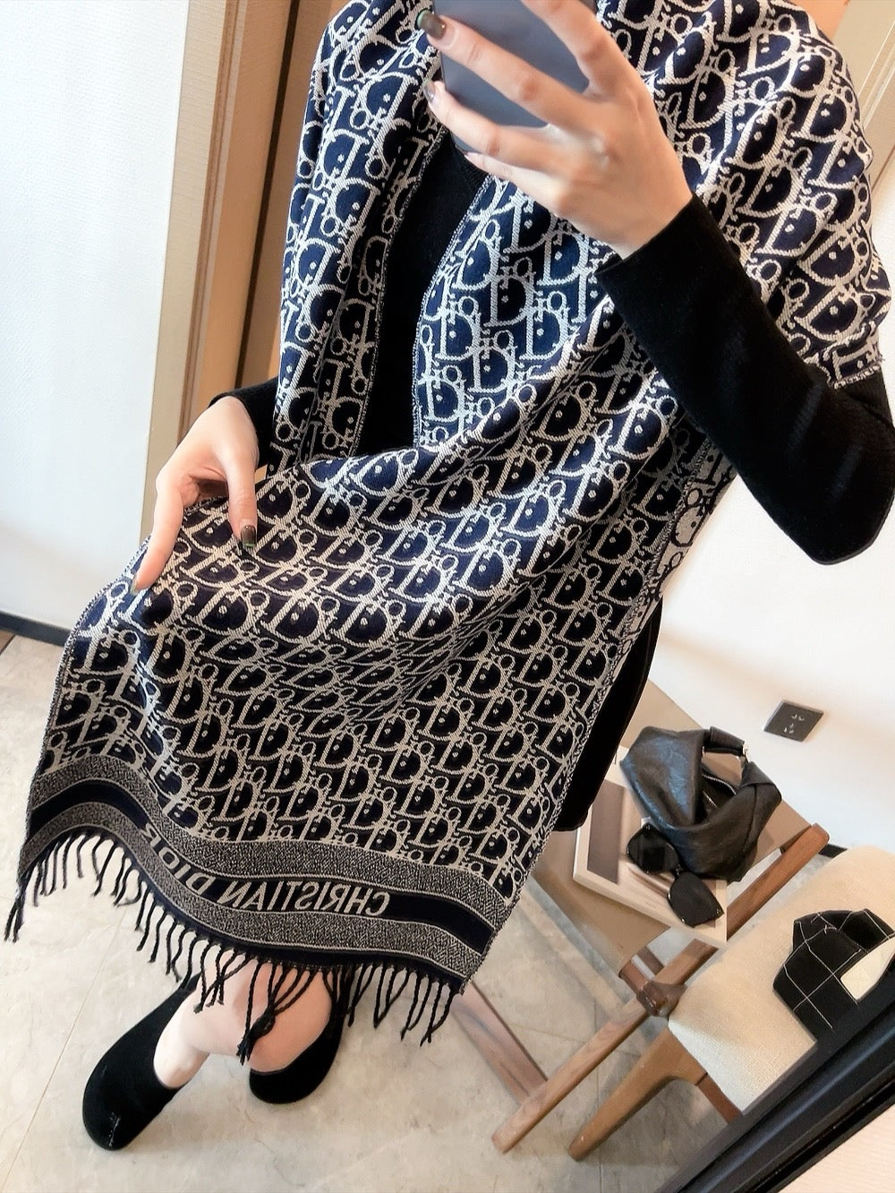 185ZD7WDE Stylish Winter Scarves