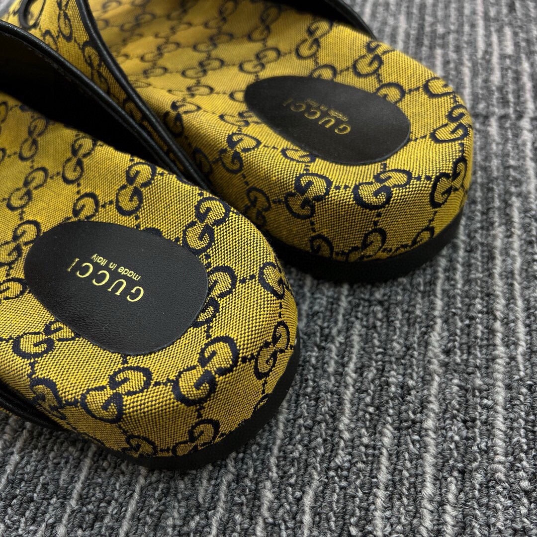 54B123ZDE Stylish slippers