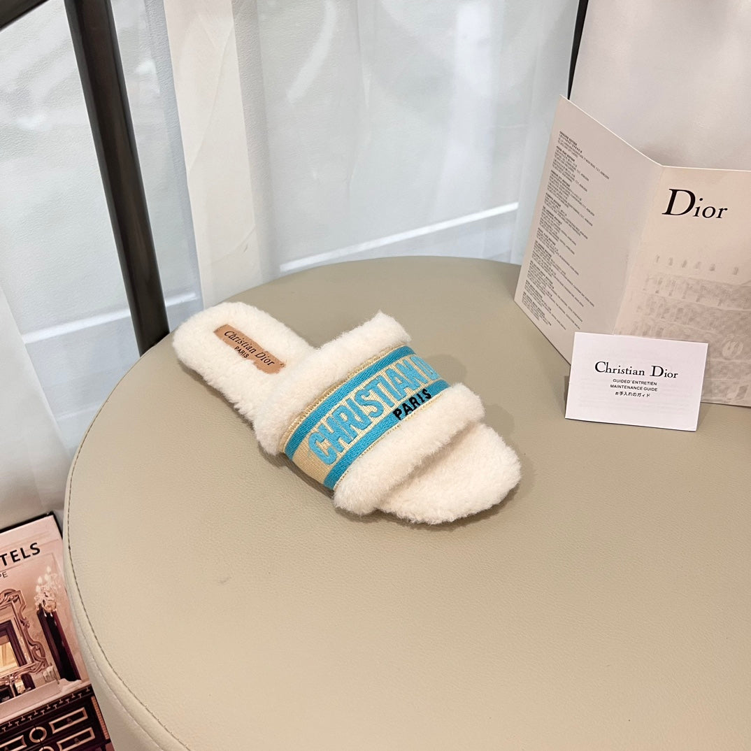 1JD4ZDE Stylish Slippers