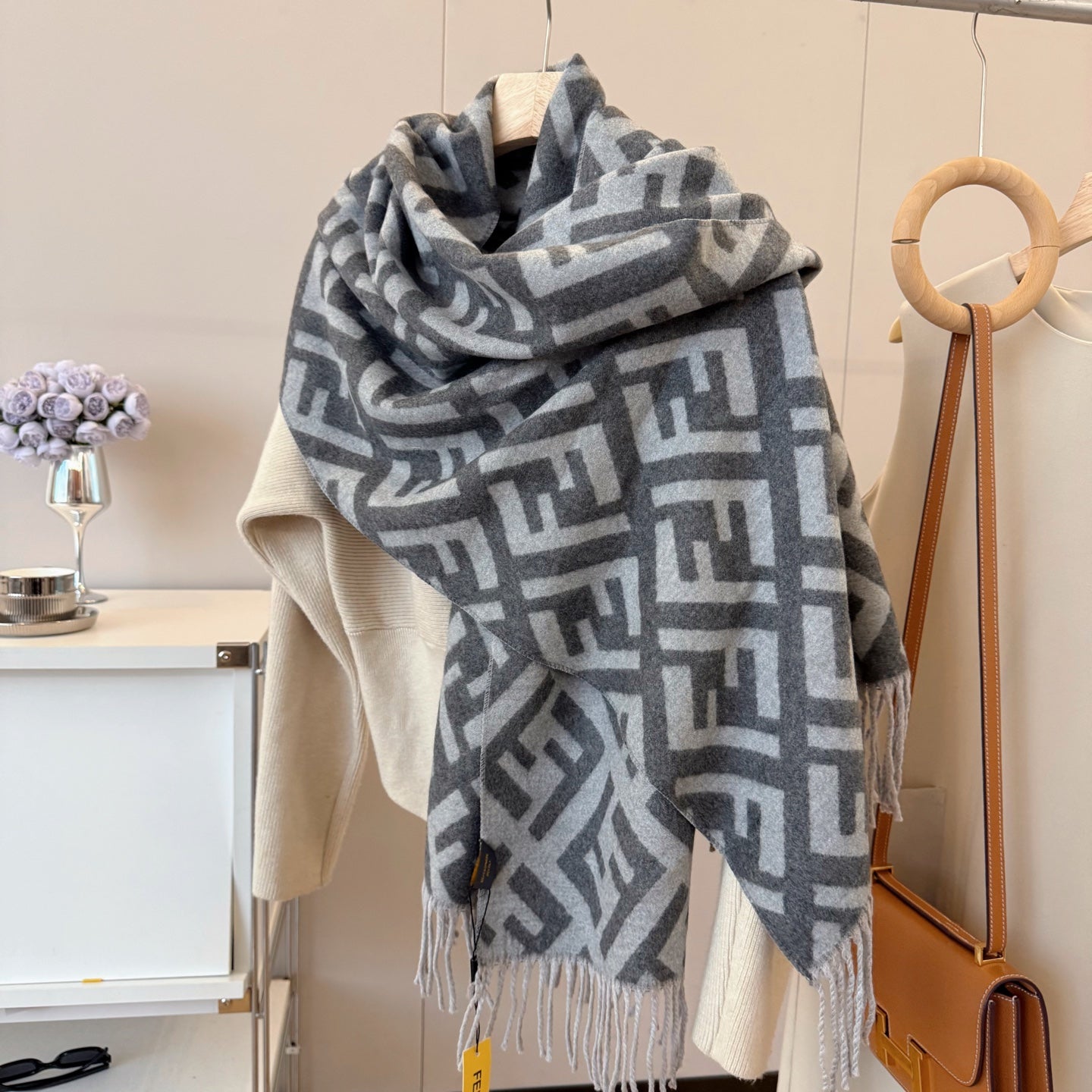 185ZF29WDE Stylish Winter Scarves