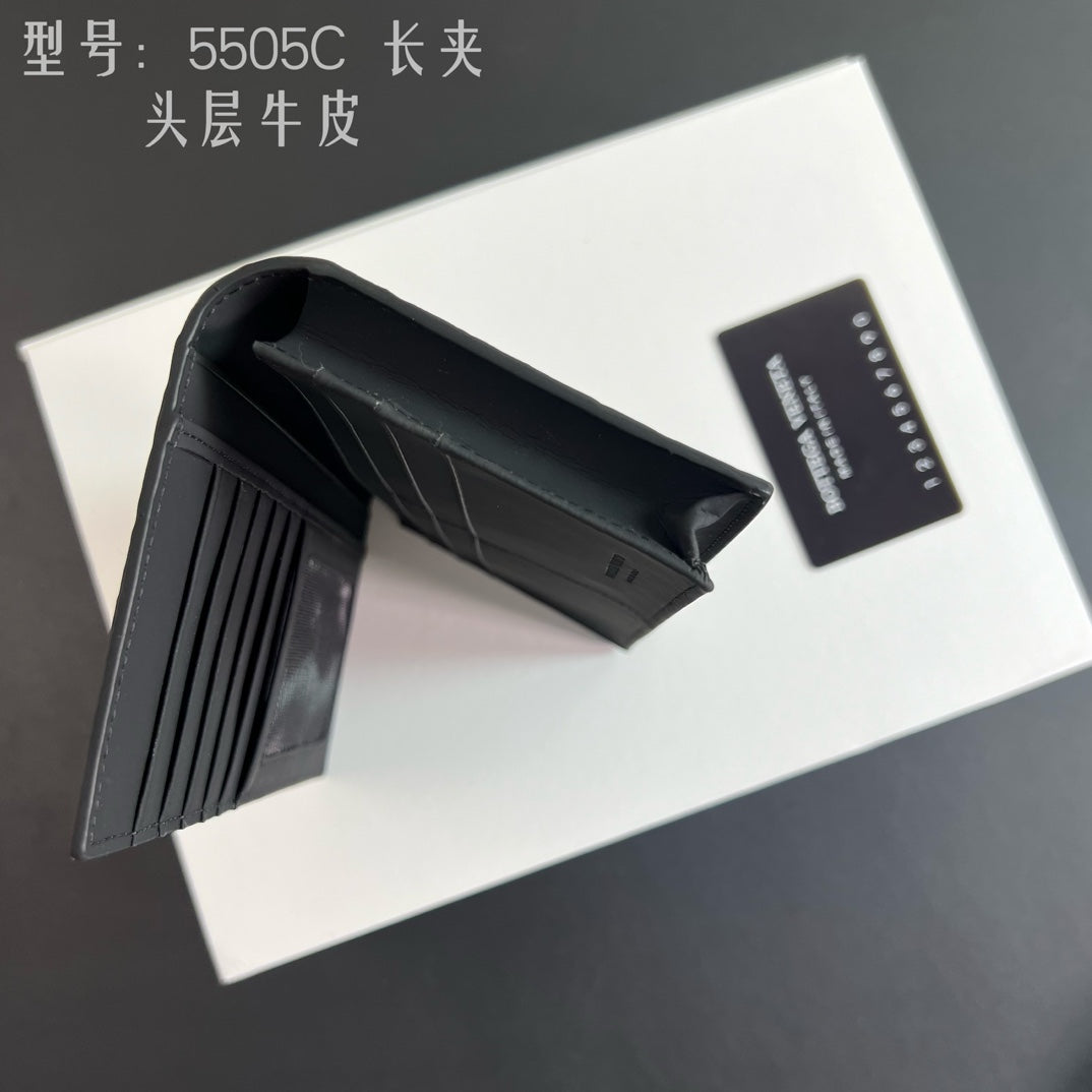 1XA82BDE Stylish leather wallet