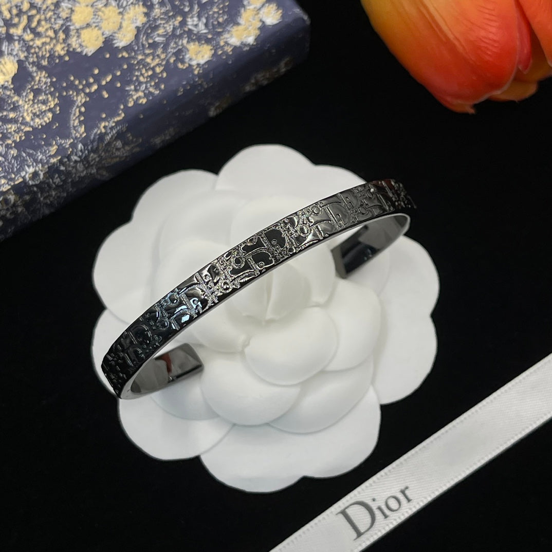 14D672KDE Stylish Bracelets