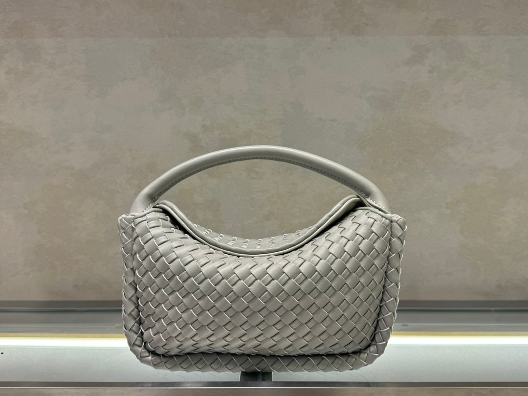 1XA83BDE Stylish leather bag