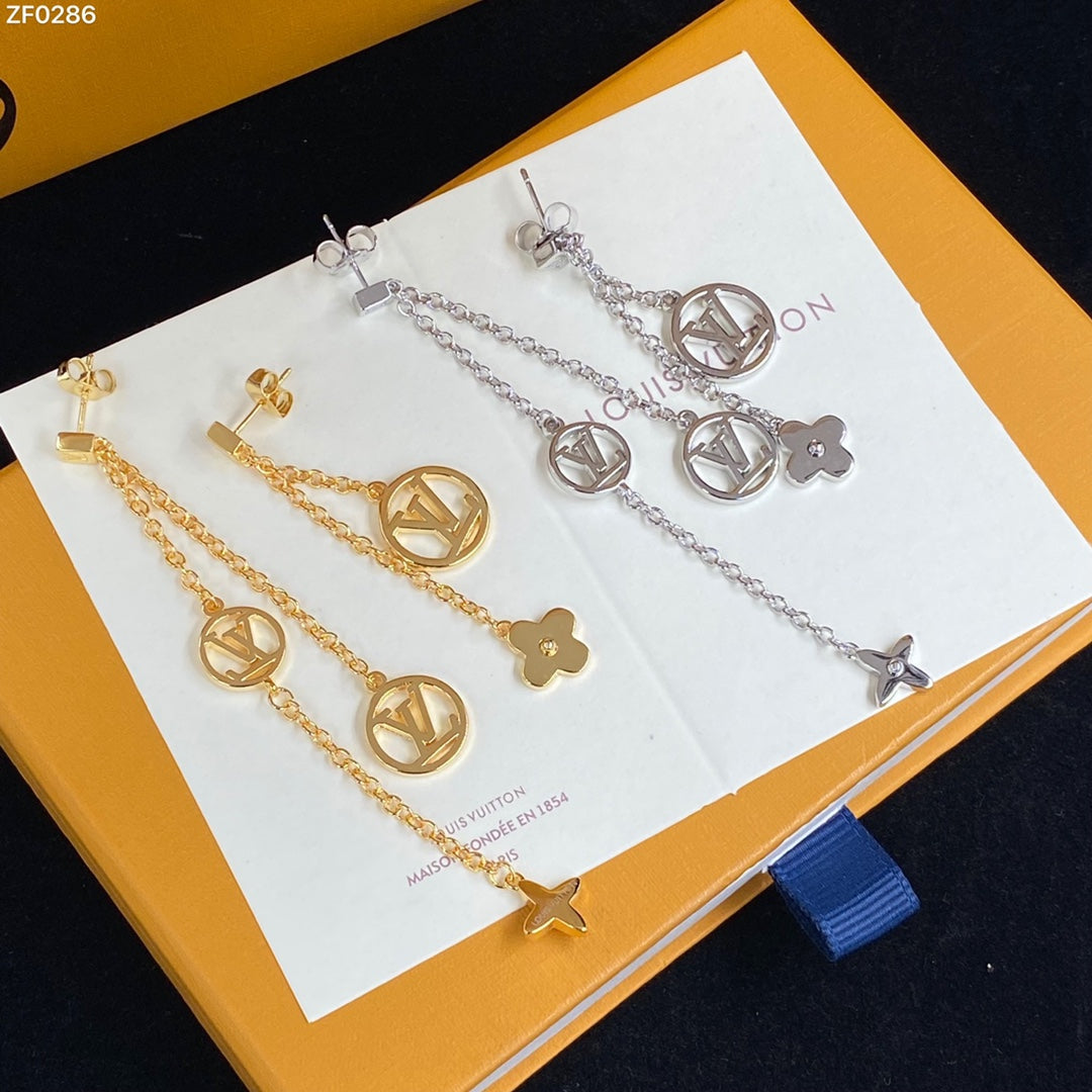 1YE347EDE Stylish Earrings