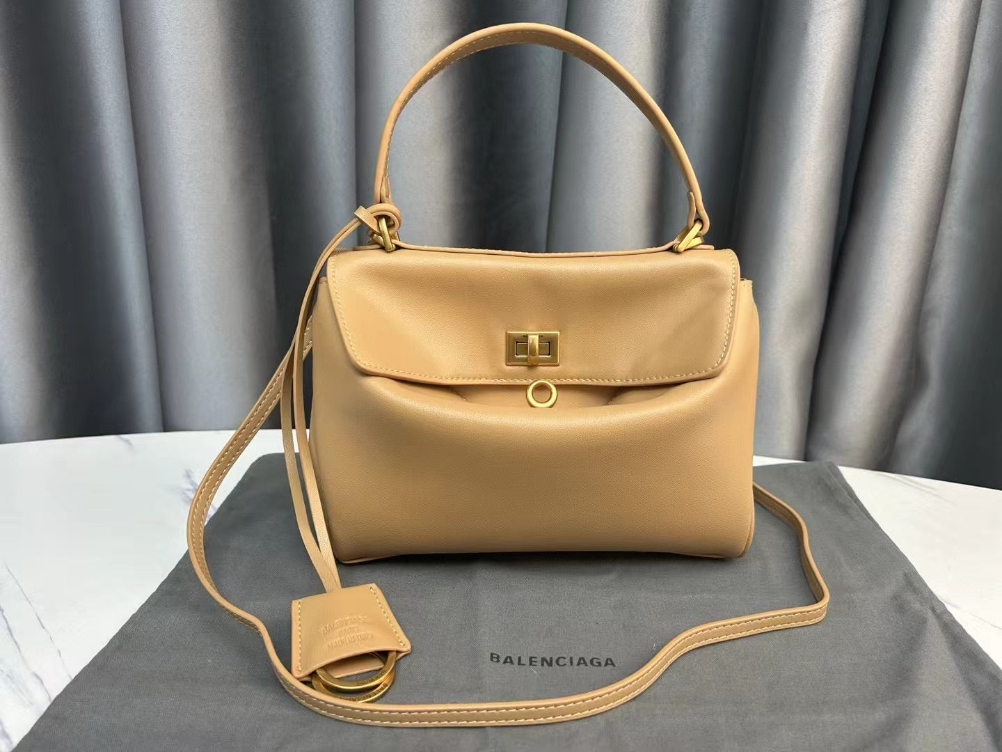 15XJ3BDE Stylish leather bag