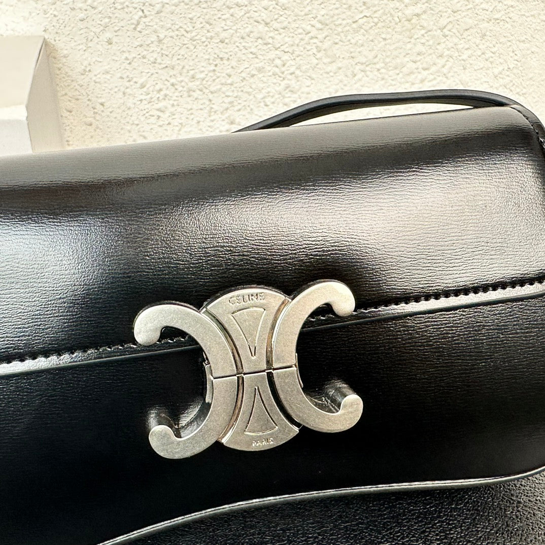 1XE271BDE Stylish leather bag 