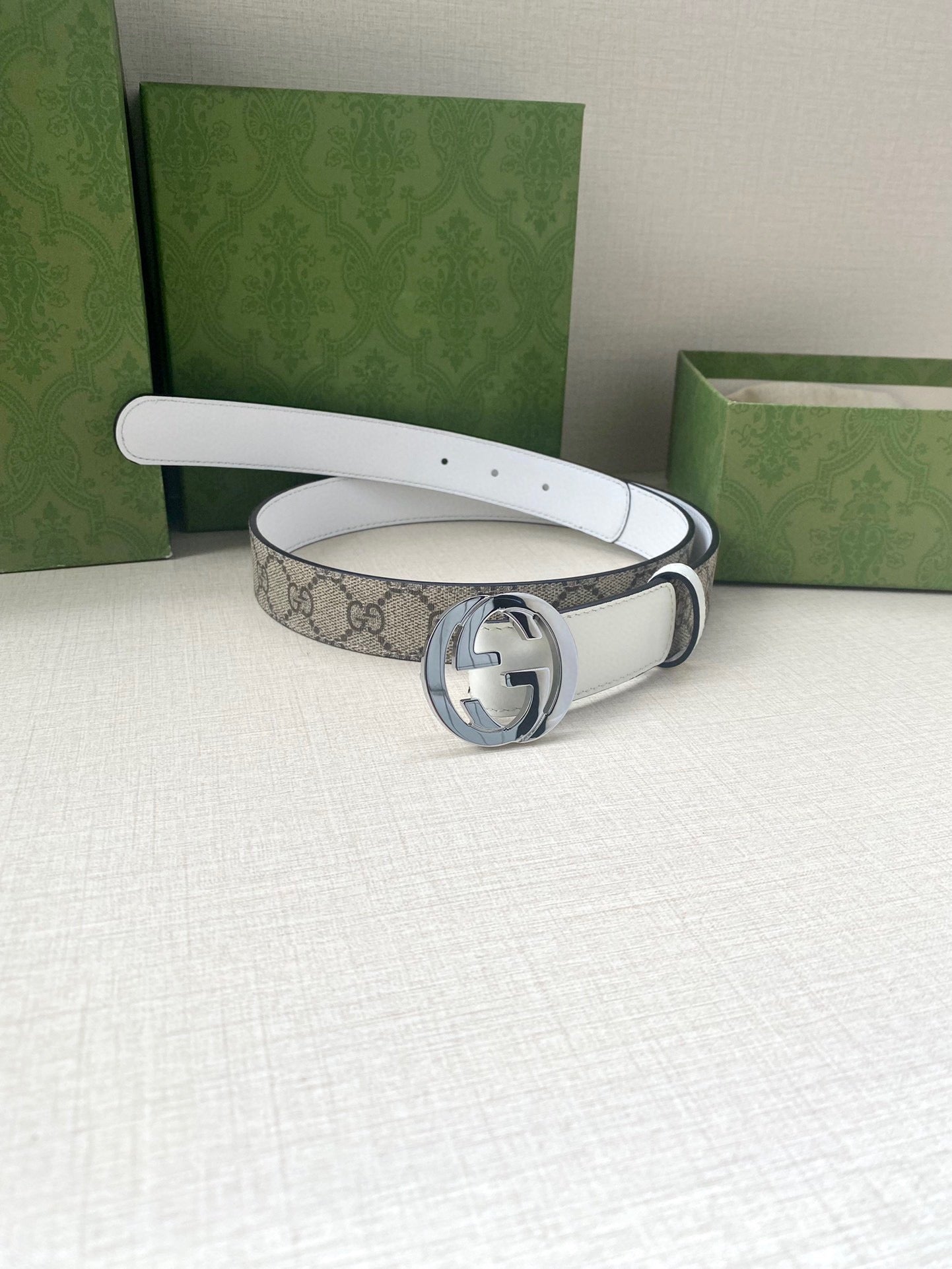 1WB152PDE Stylish  High quality belt With full package
