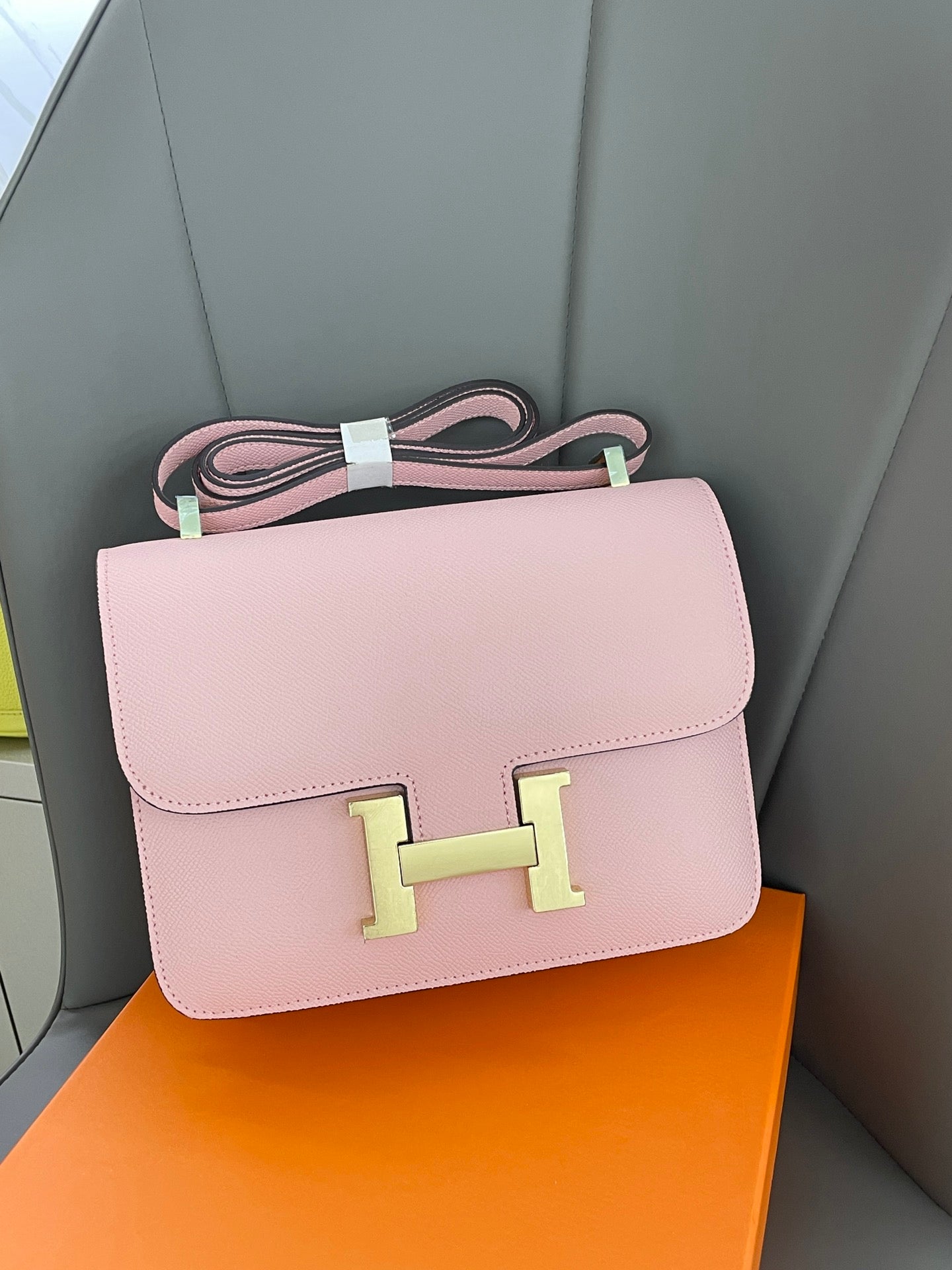 155NH63BDE Stylish leather bag