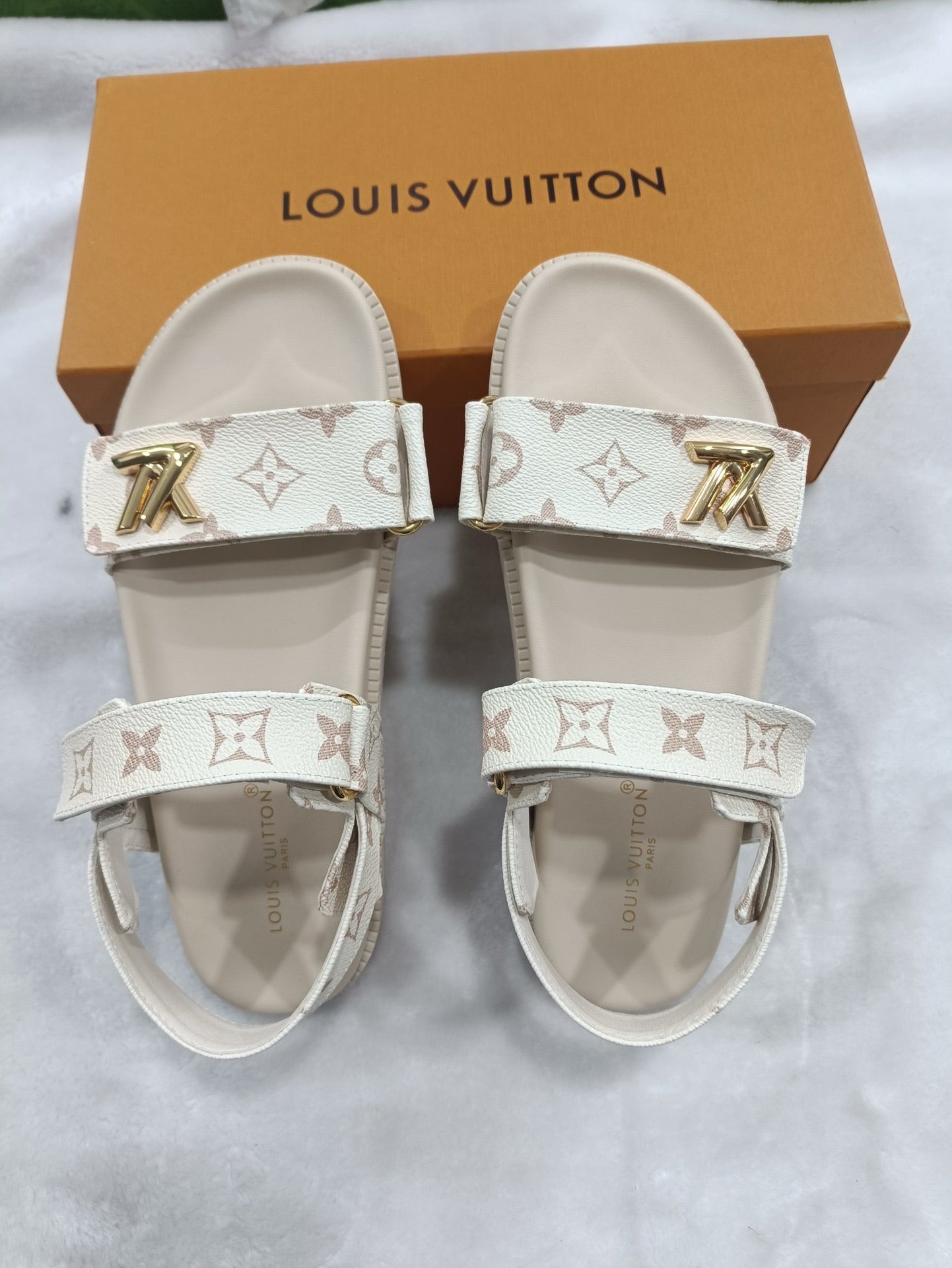 5LE211ZDE Stylish sandals