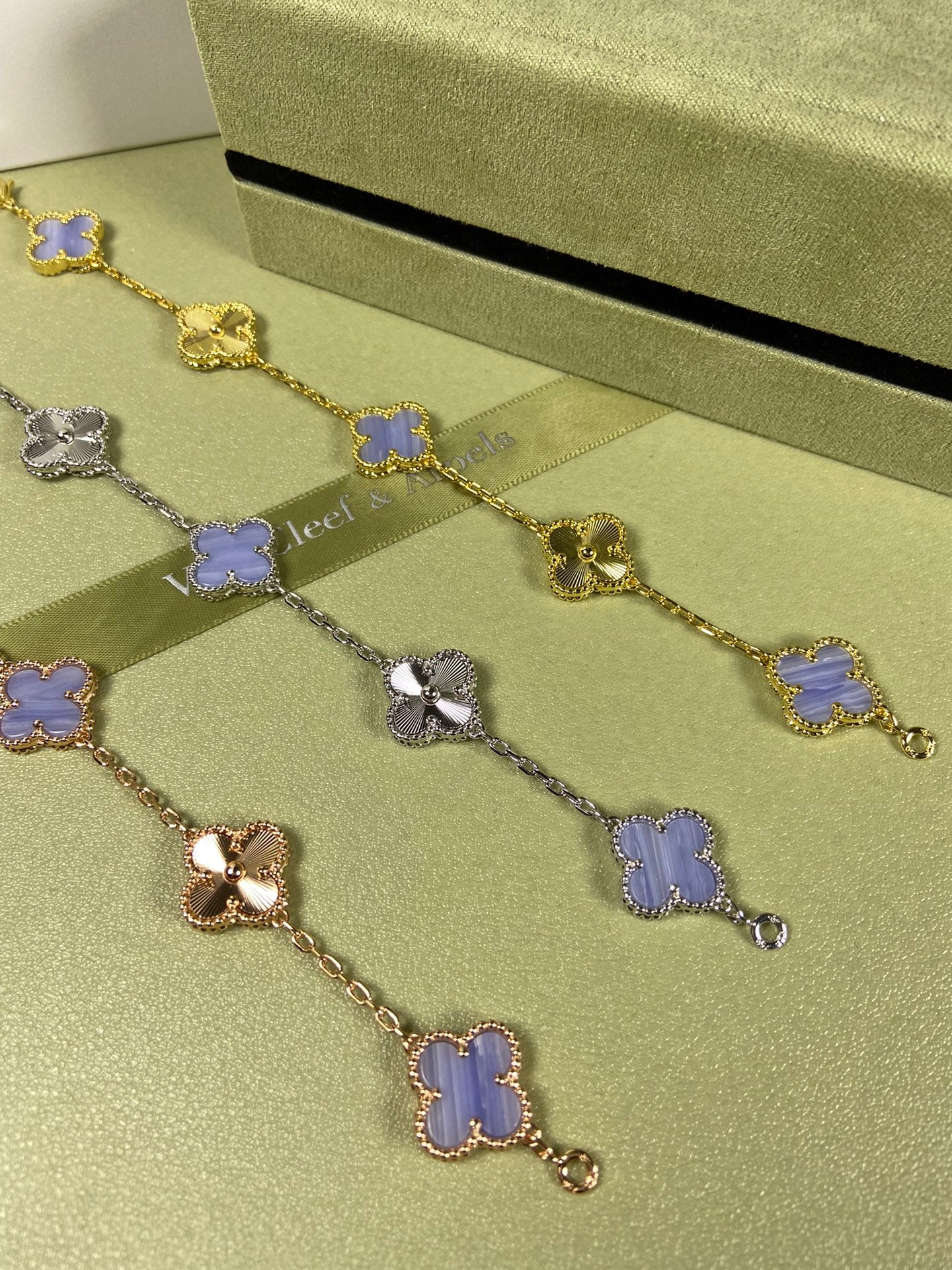 5XVA181KDE Stylish bracelets  5 flowers normal size1.5cm flower