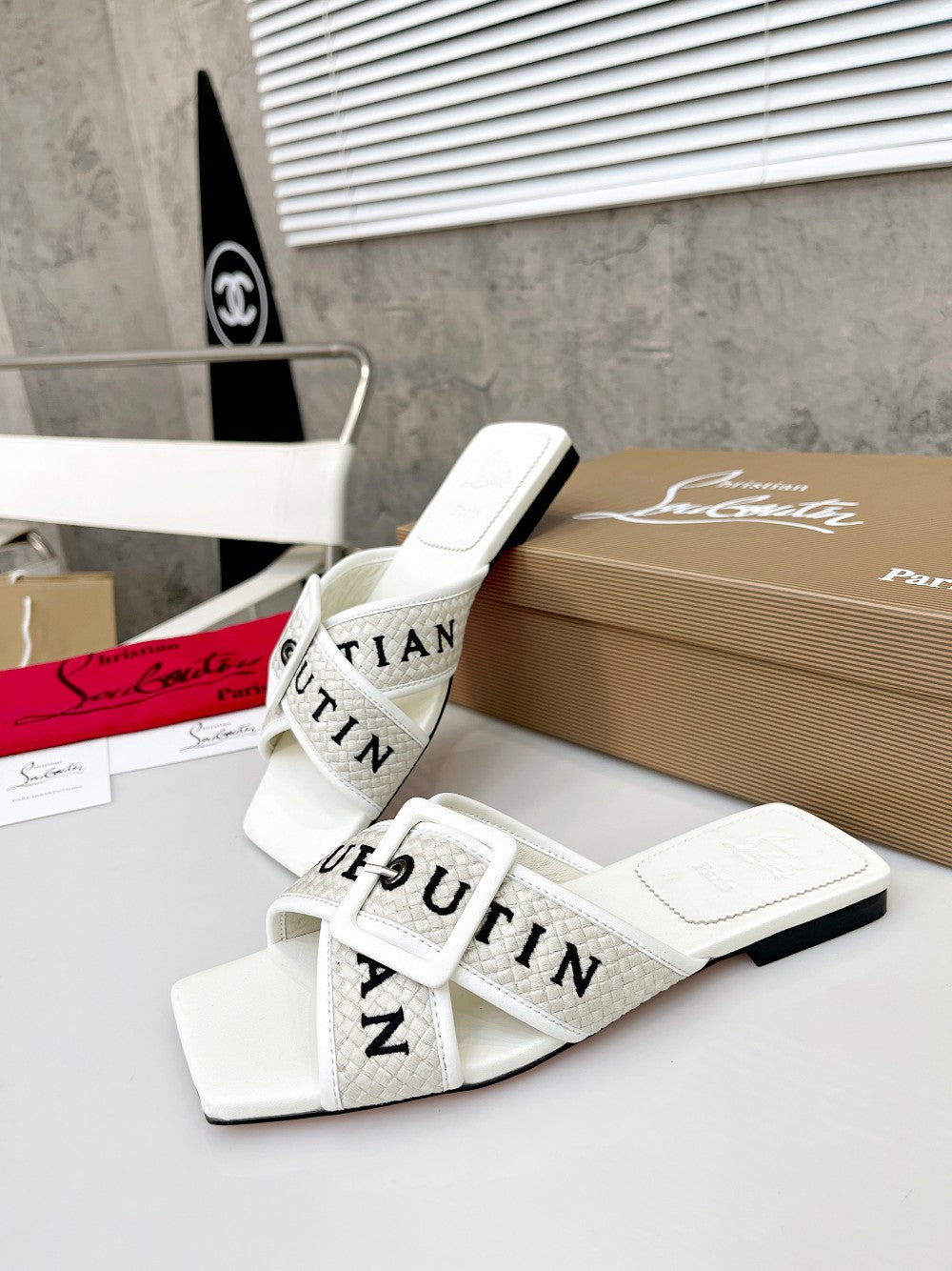 J4A43ZDE Stylish leather Slippers