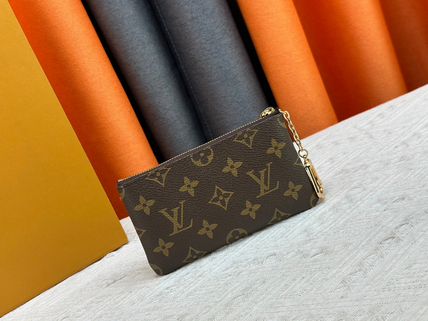 15RE91BDE Stylish leather bag