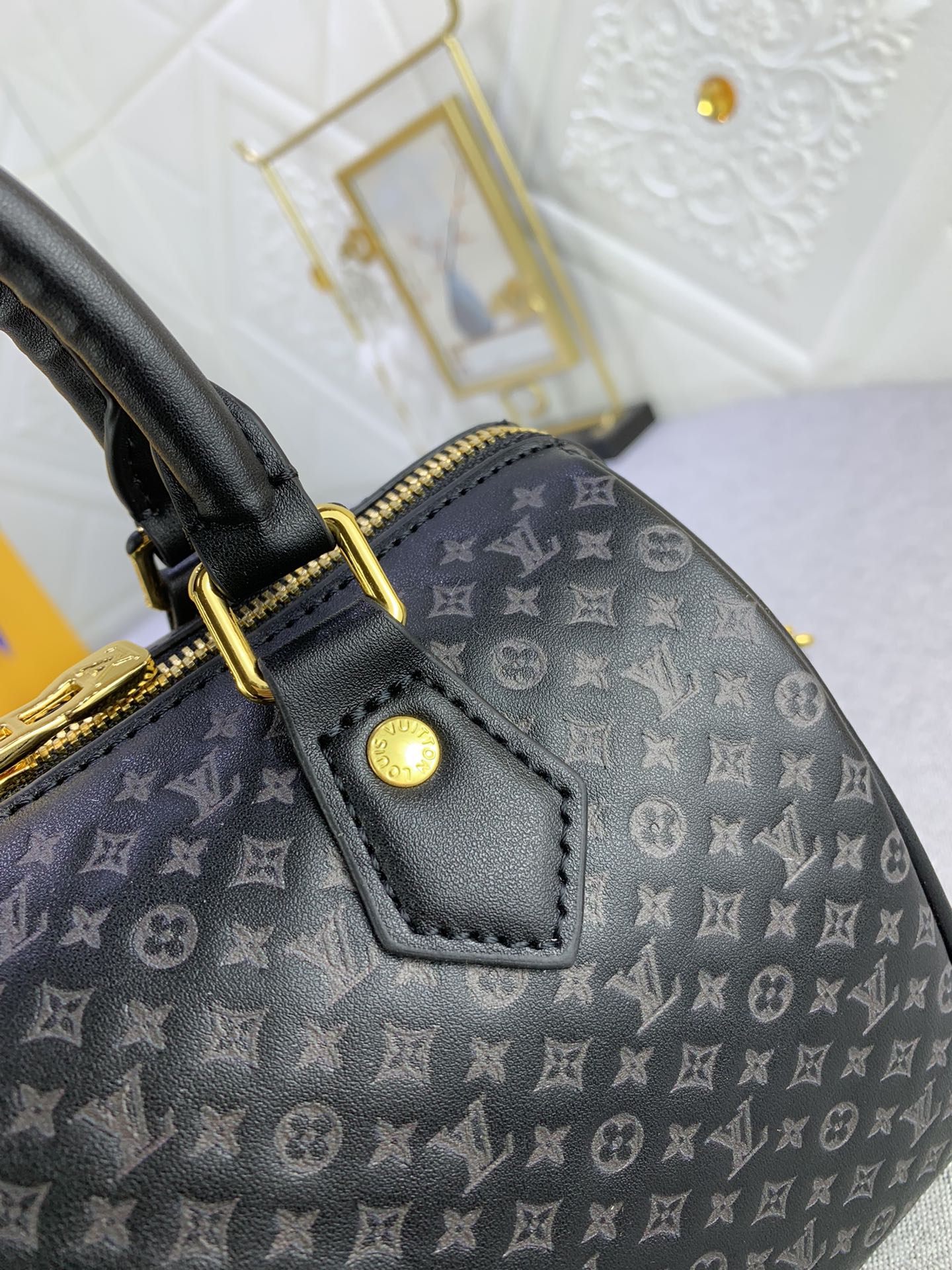 1XE143BDE Stylish leather bag 