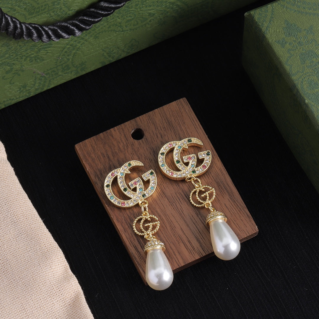 1YB59EDE Stylish Earrings
