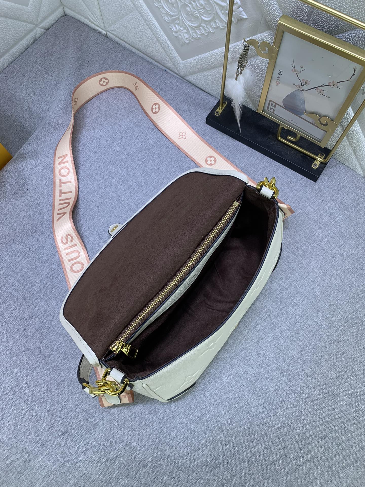 2XE141BDE Stylish leather bag 