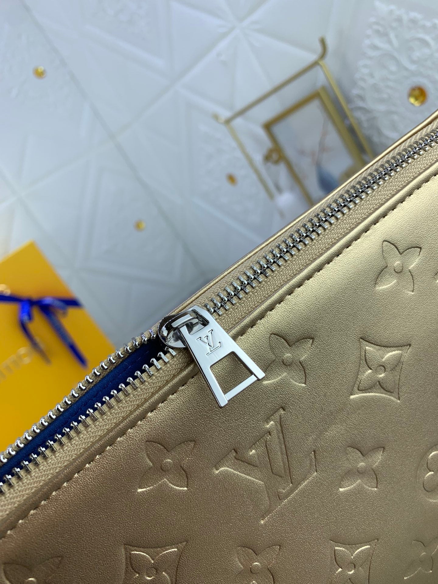 2XE40BDE Stylish leather bag 