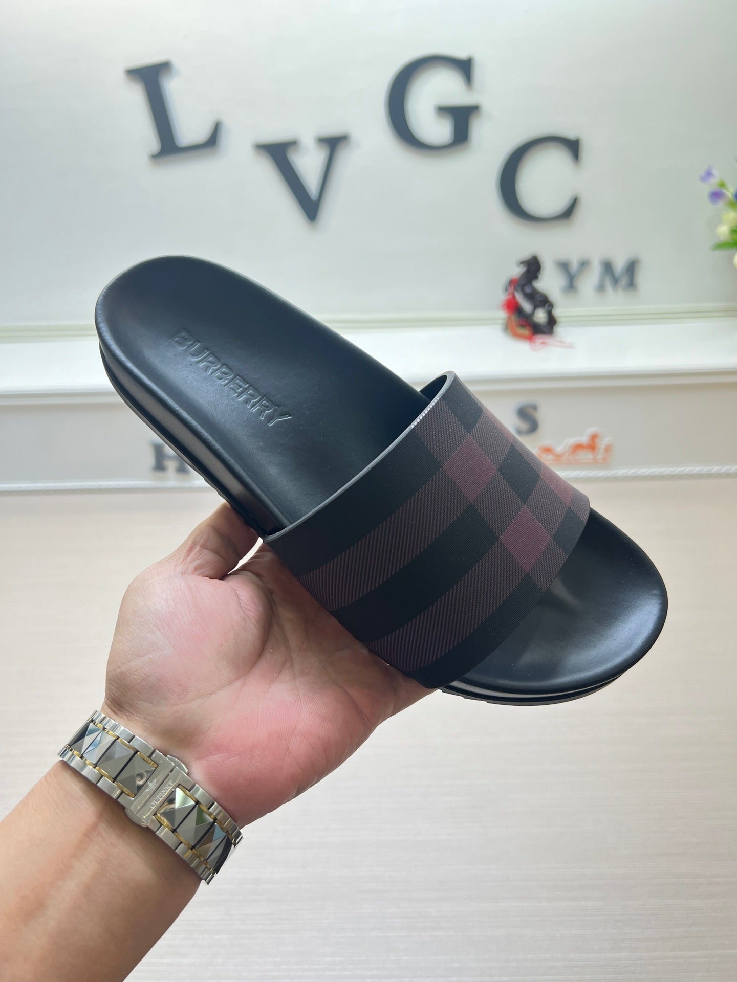 54R119ZDE Stylish slippers