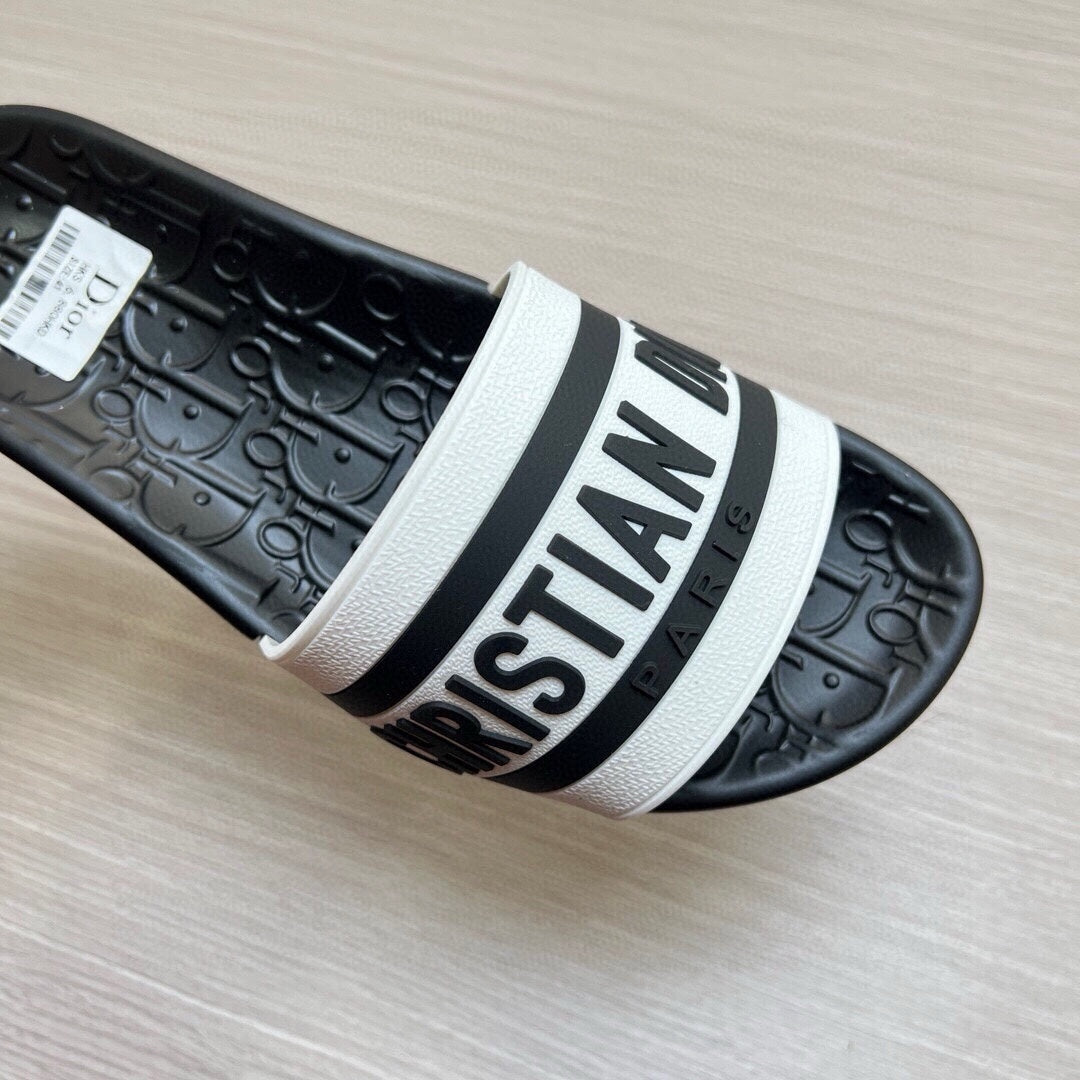 5LD212ZDE Stylish Slippers