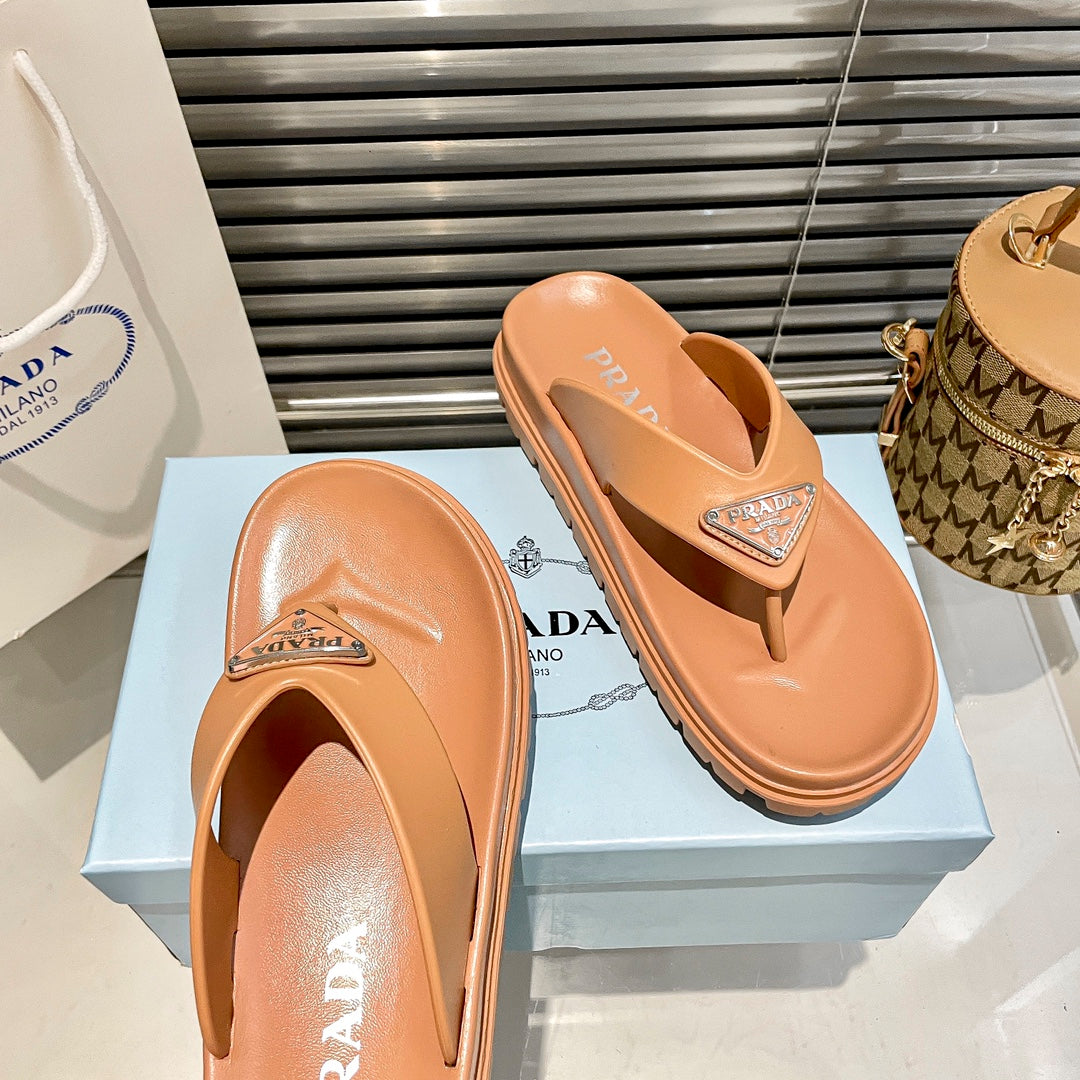 14PD181ZDE Stylish Slippers