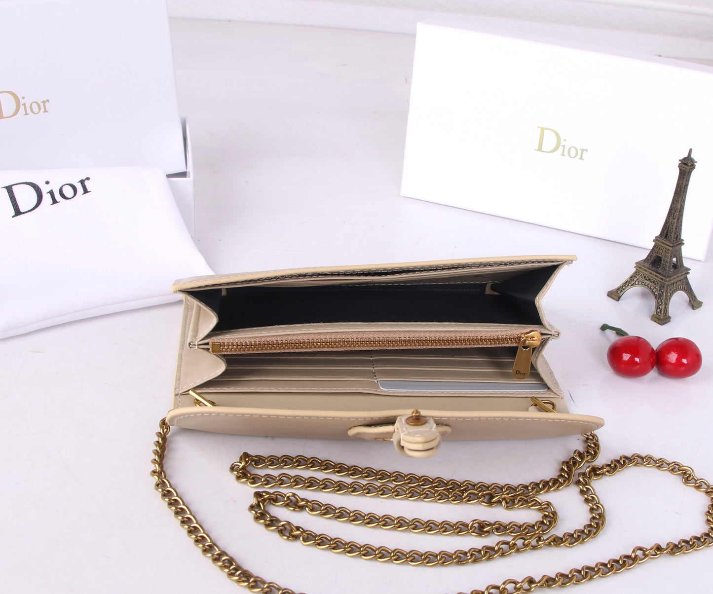 155ND53BDE Stylish leather bag