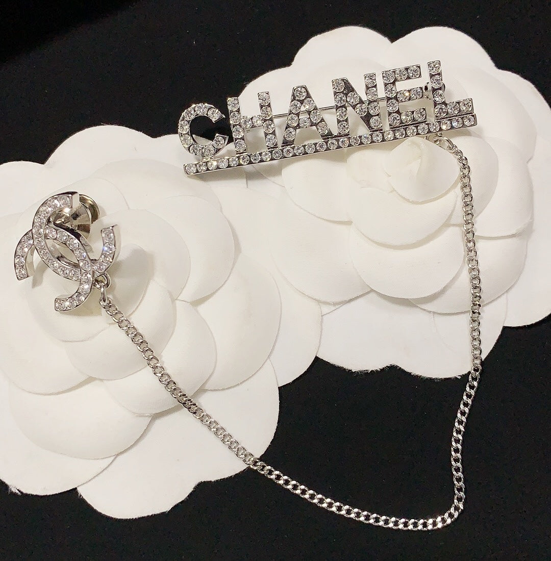 14C227XDE Stylish  Brooch