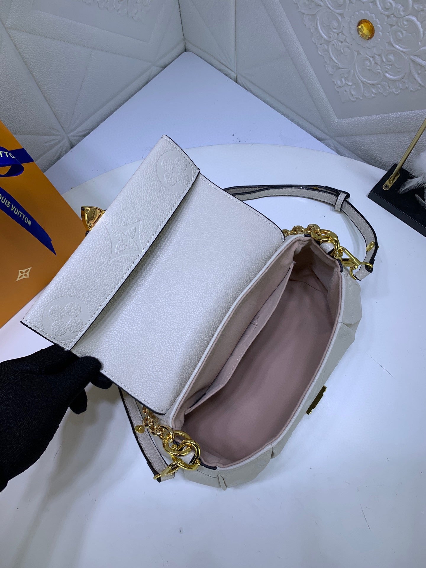 2XR363BDE Stylish leather bag 