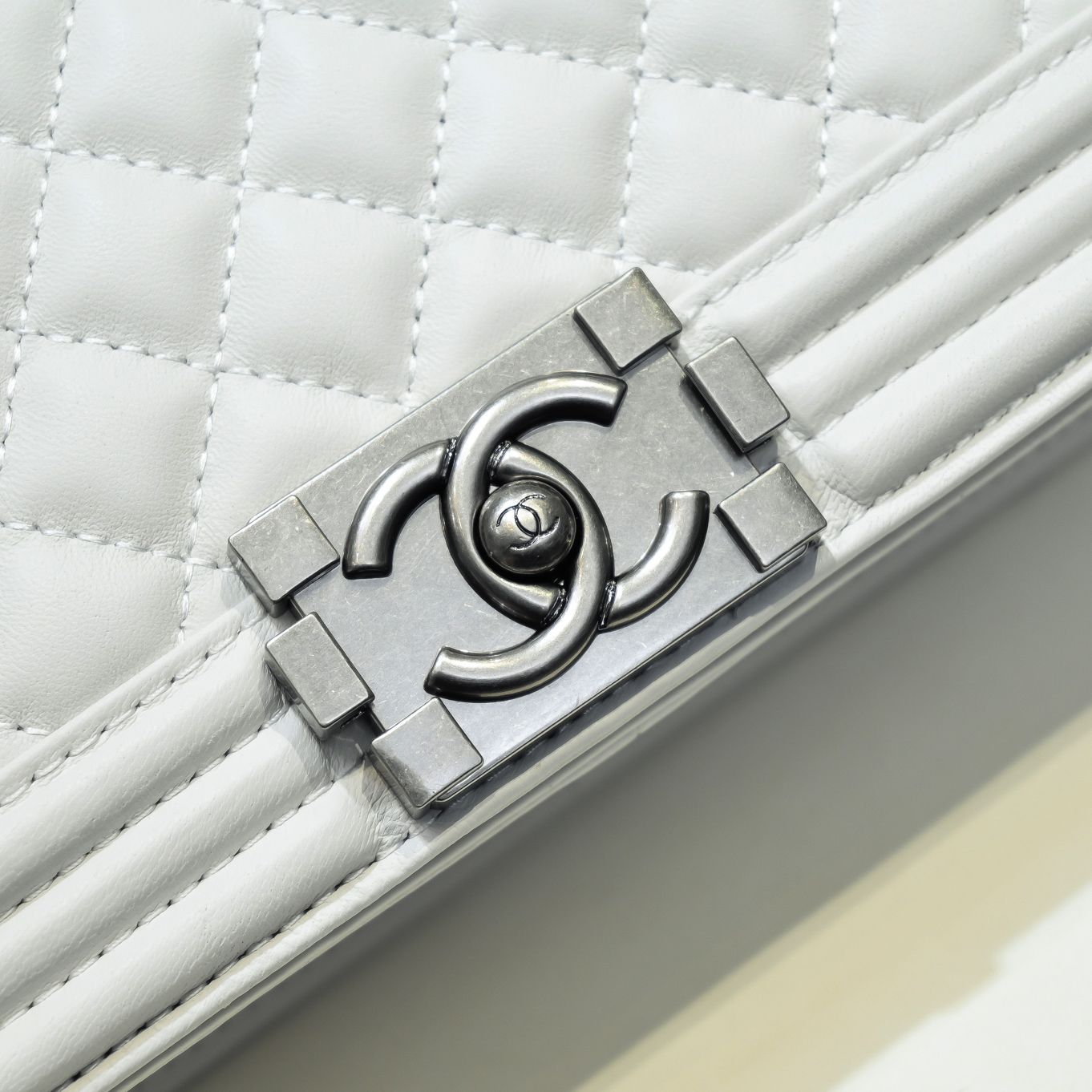 1XC413BDE Stylish leather bag