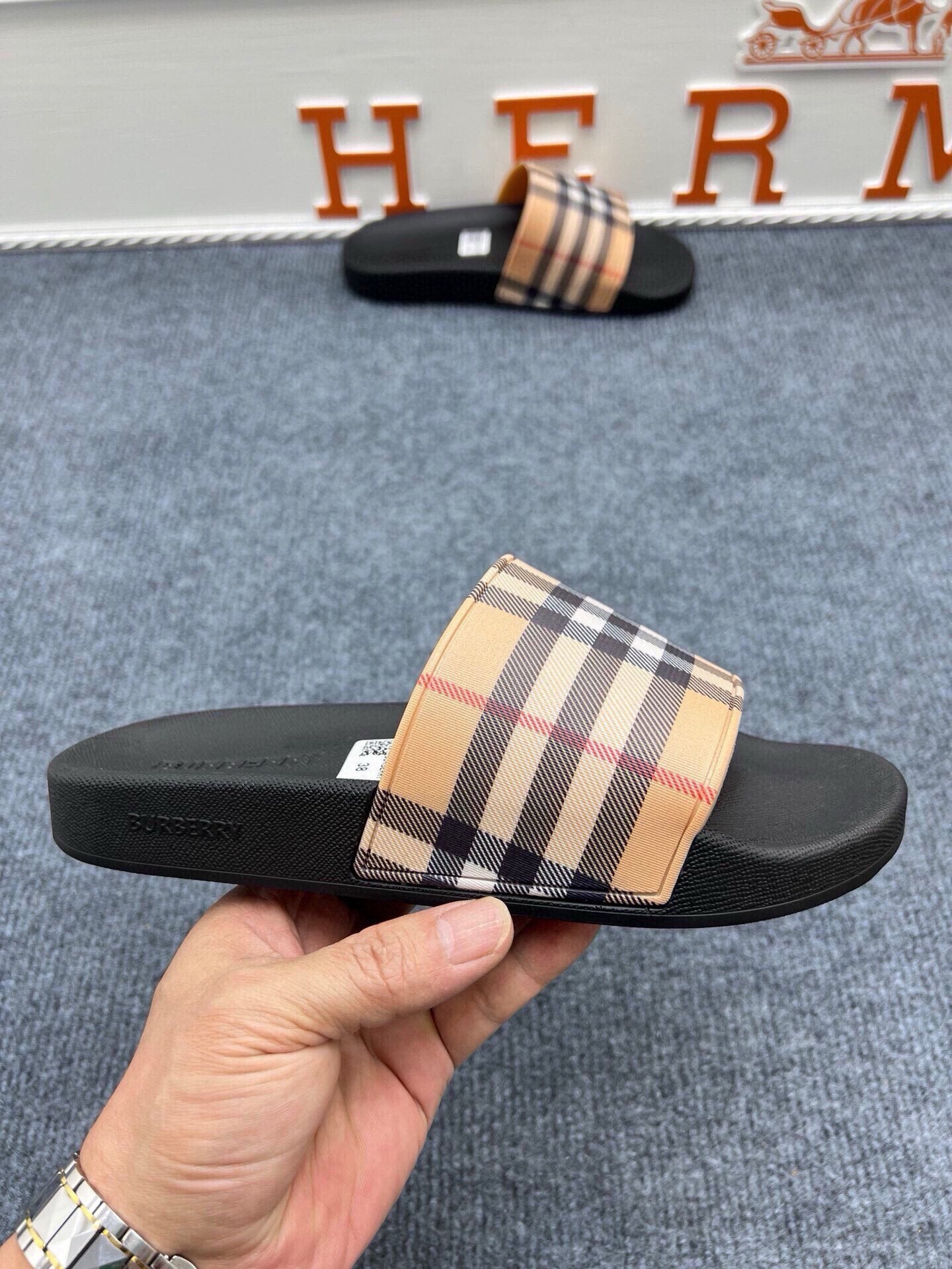 535ZR253ZDE Stylish Slippers