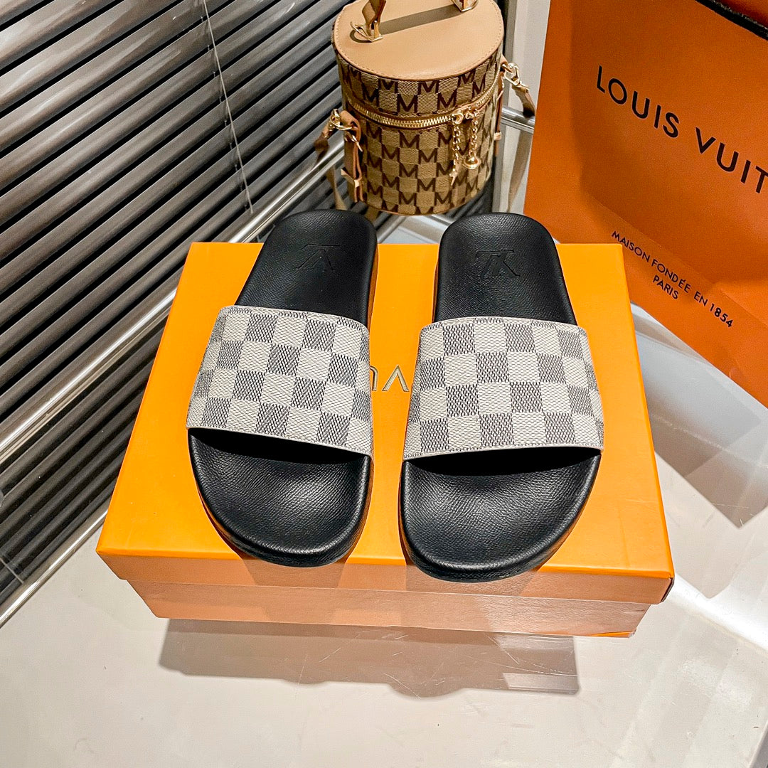 14E195ZDE Stylish Slippers