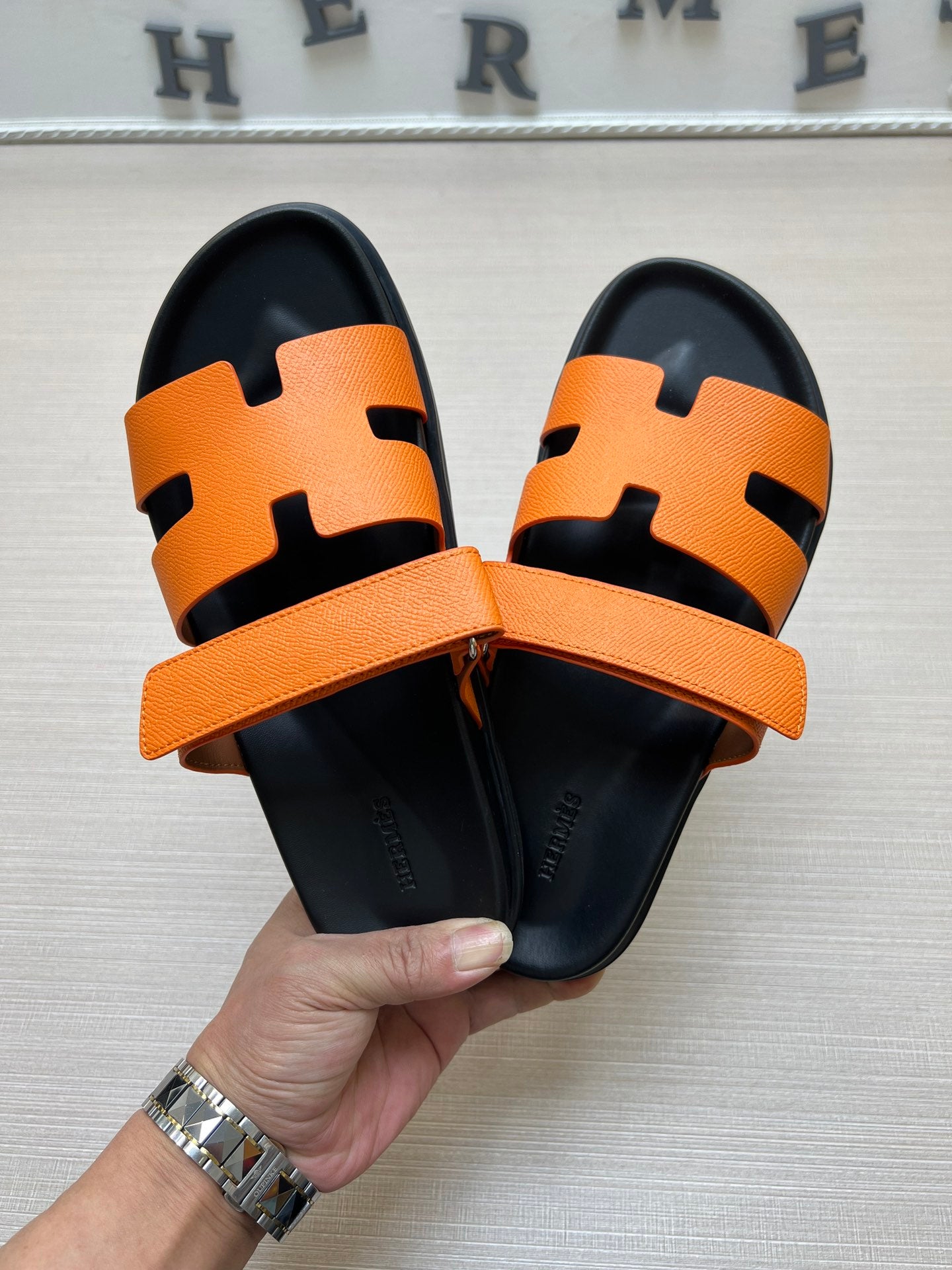 54H1ZDE Stylish slippers
