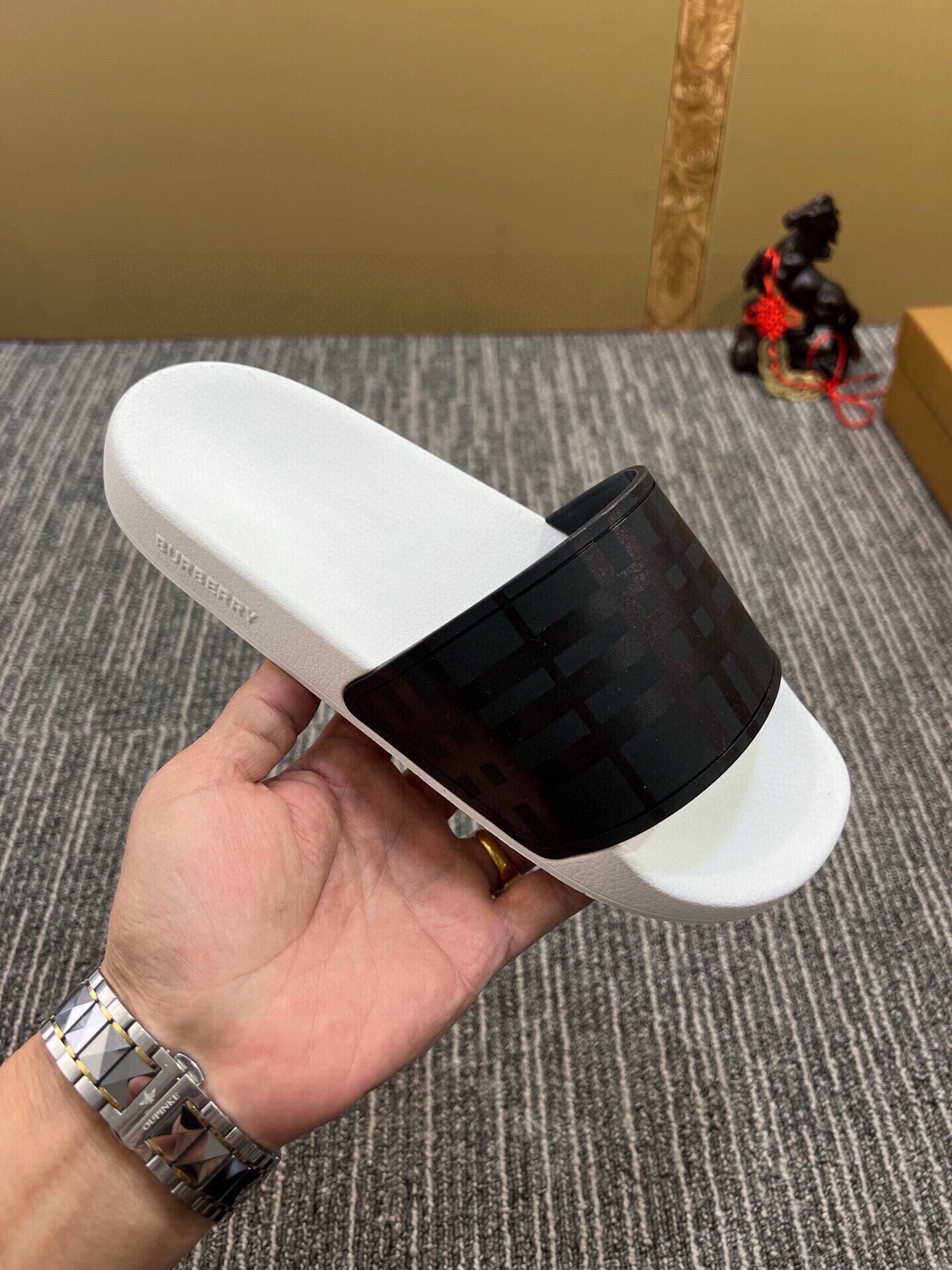 535ZR261ZDE Stylish Slippers