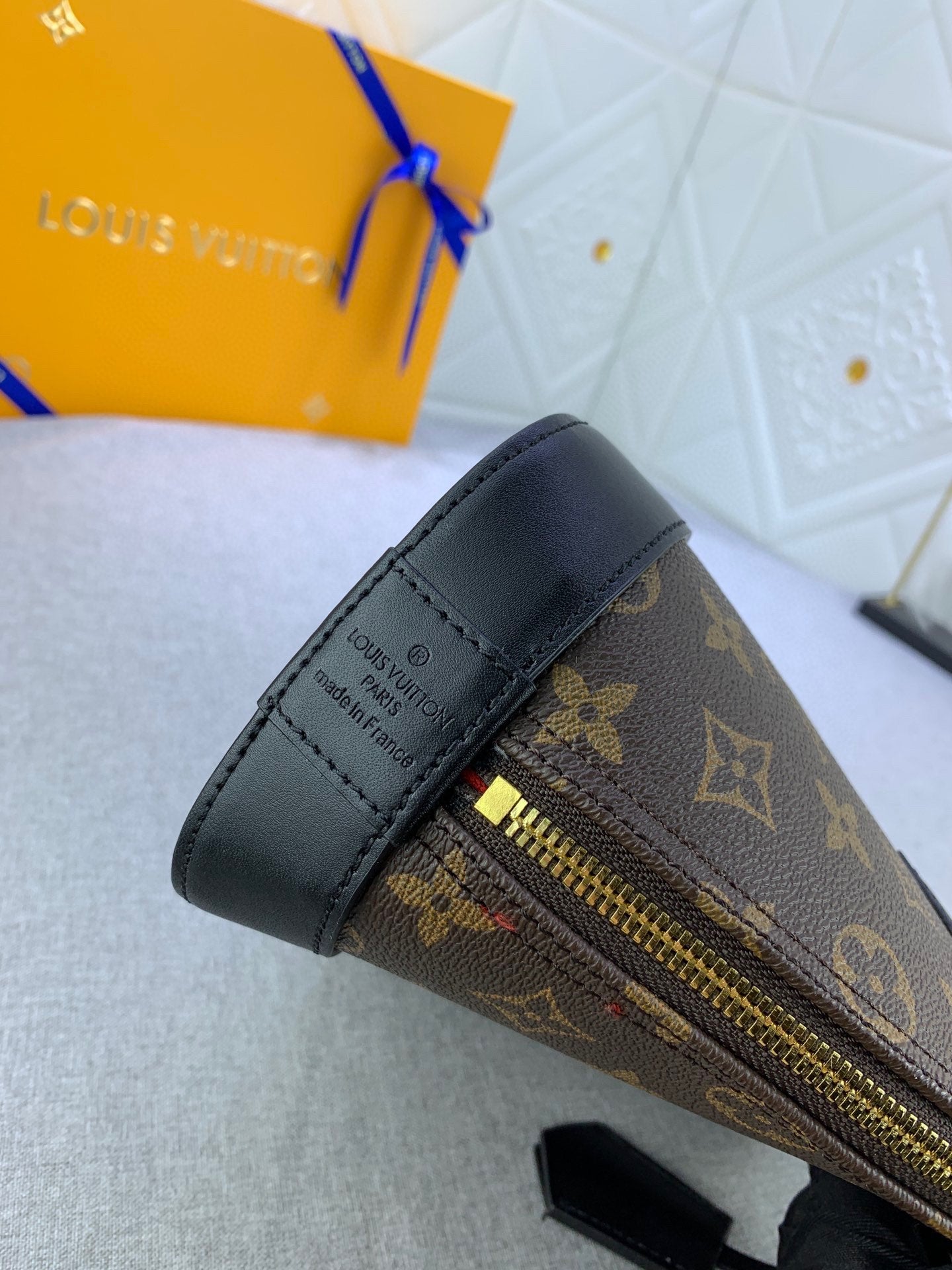 2XE337BDE Stylish leather bag 