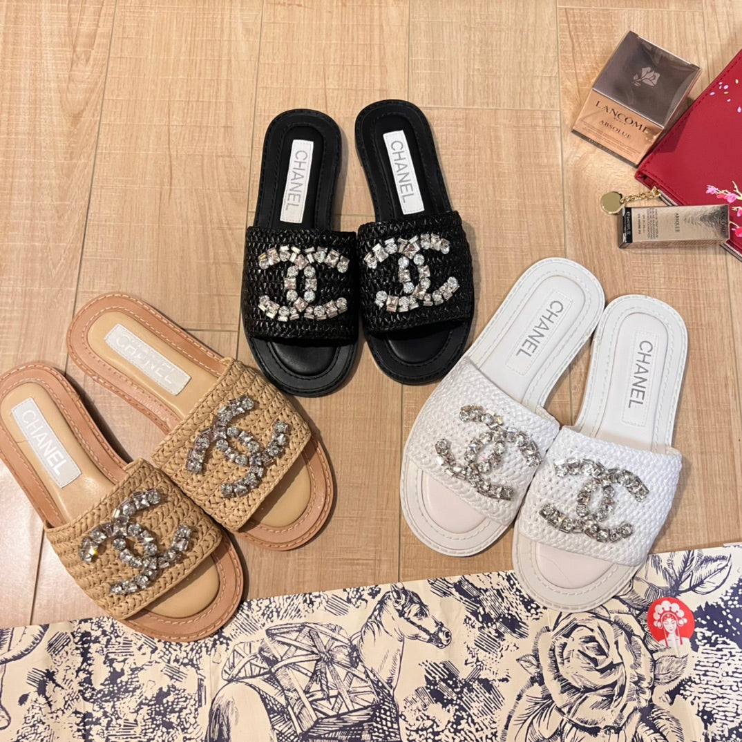 14C68ZDE Stylish slippers