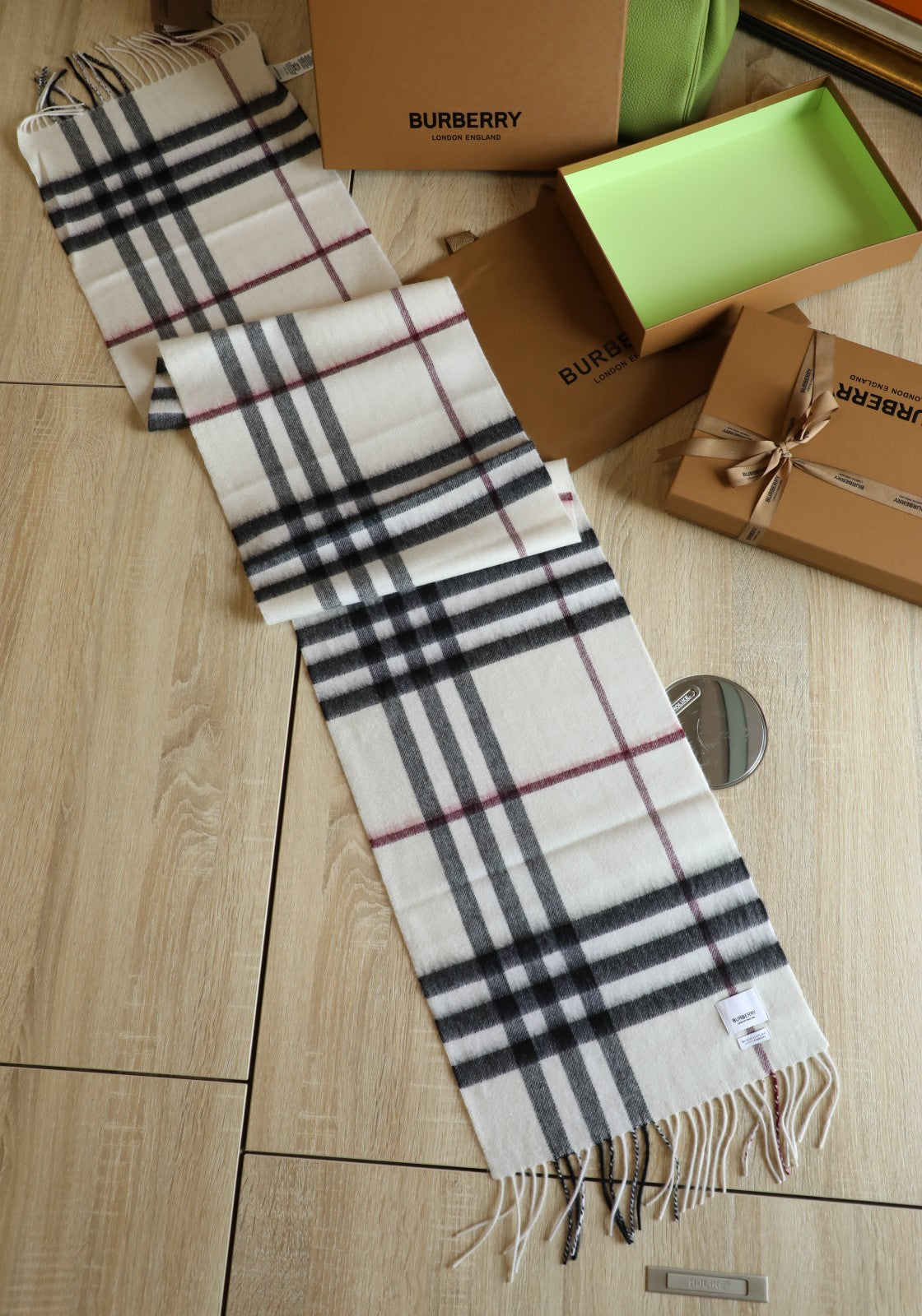 185ZR3WDE Stylish Winter Scarves