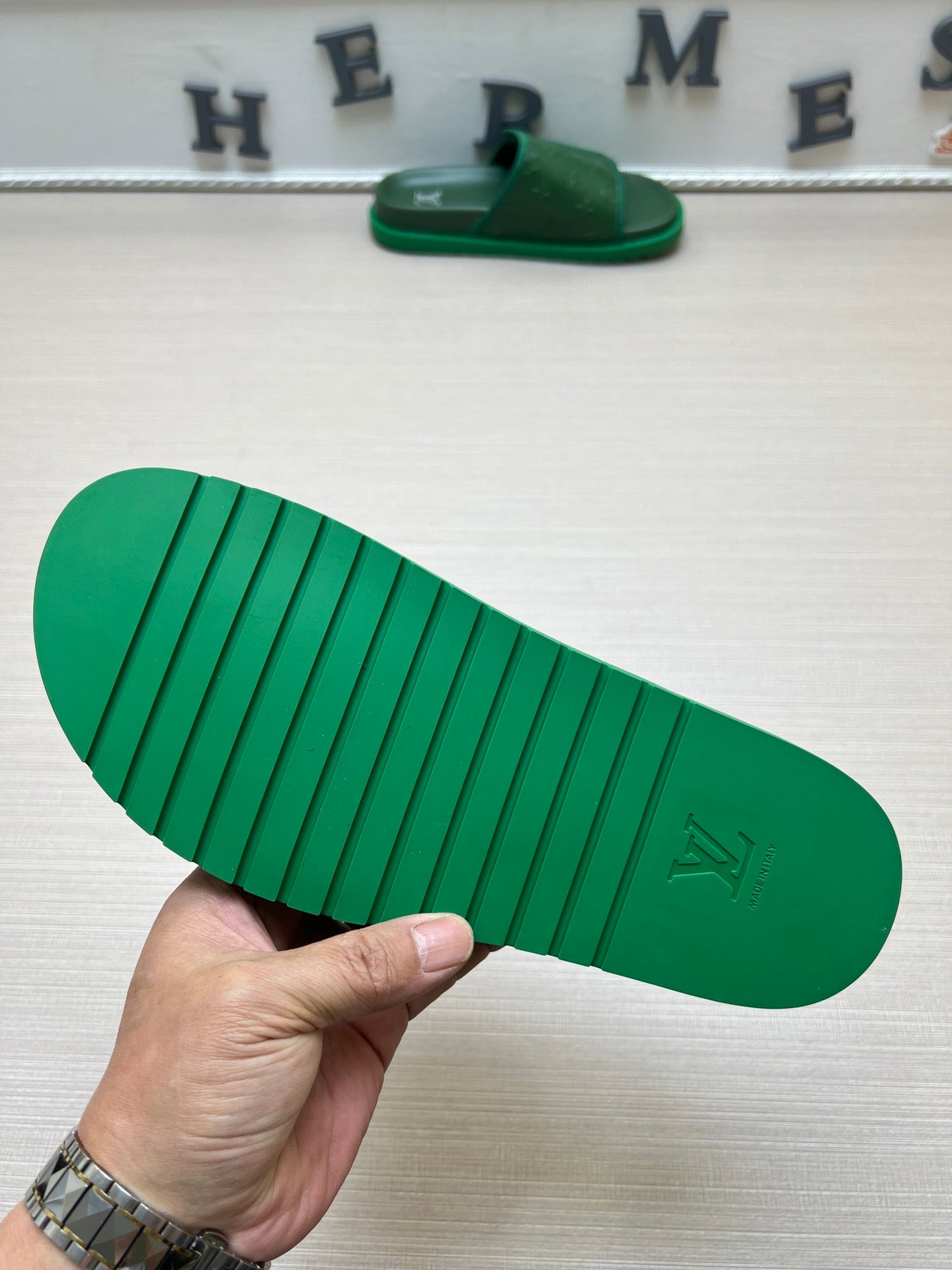 54E112ZDE Stylish slippers