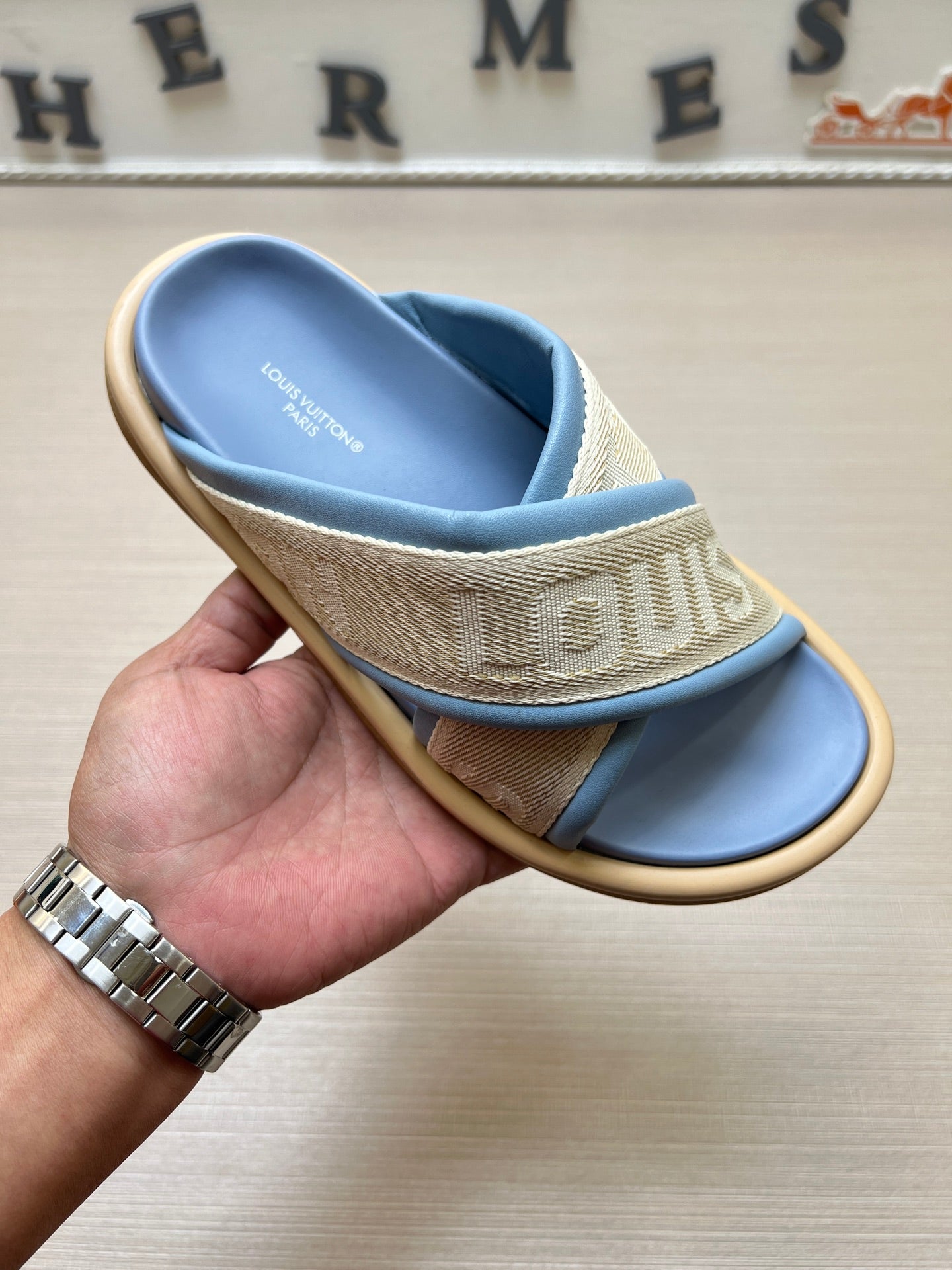 535ZE270ZDE Stylish Slippers