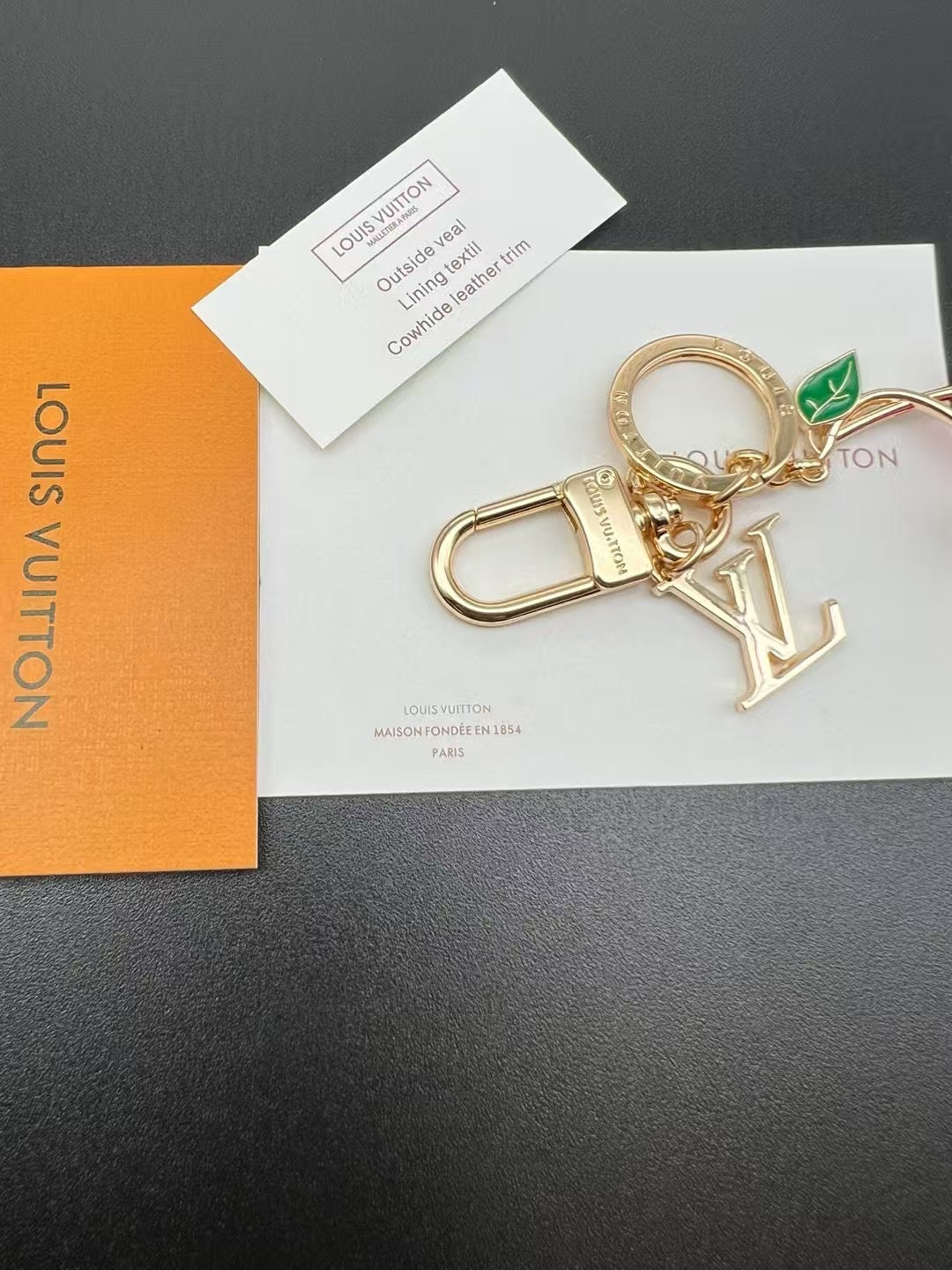 375NE4ADE Stylish Keychains