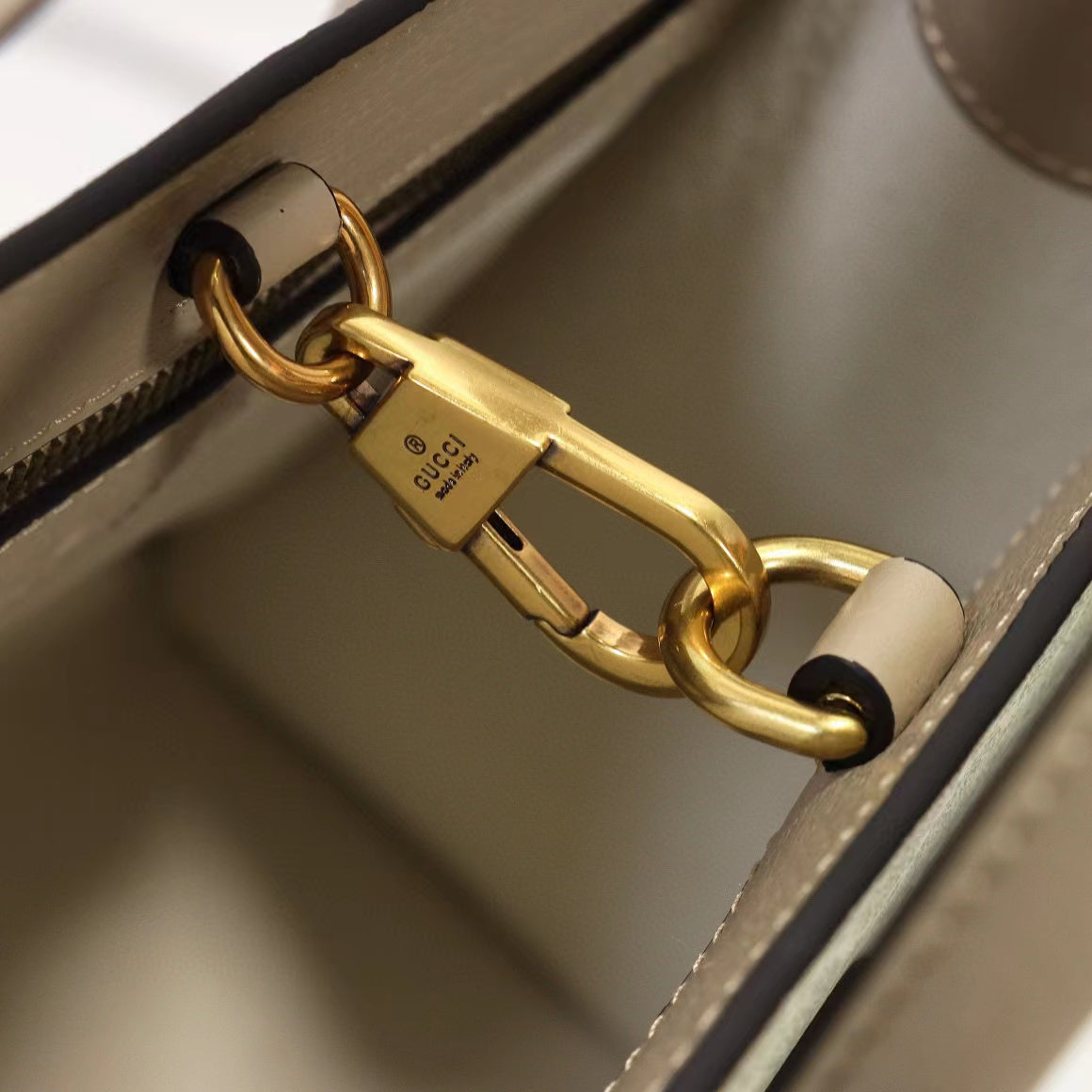 2XB116BDE Stylish leather bag 