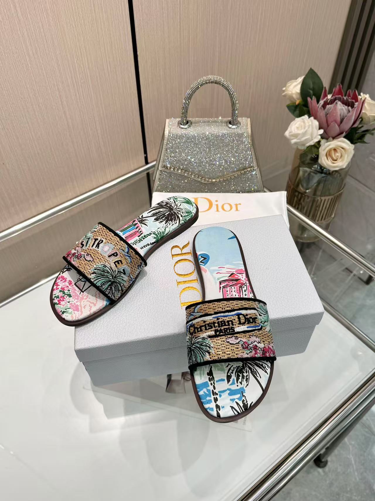 285ZD67ZDE Stylish  Peather Slippers