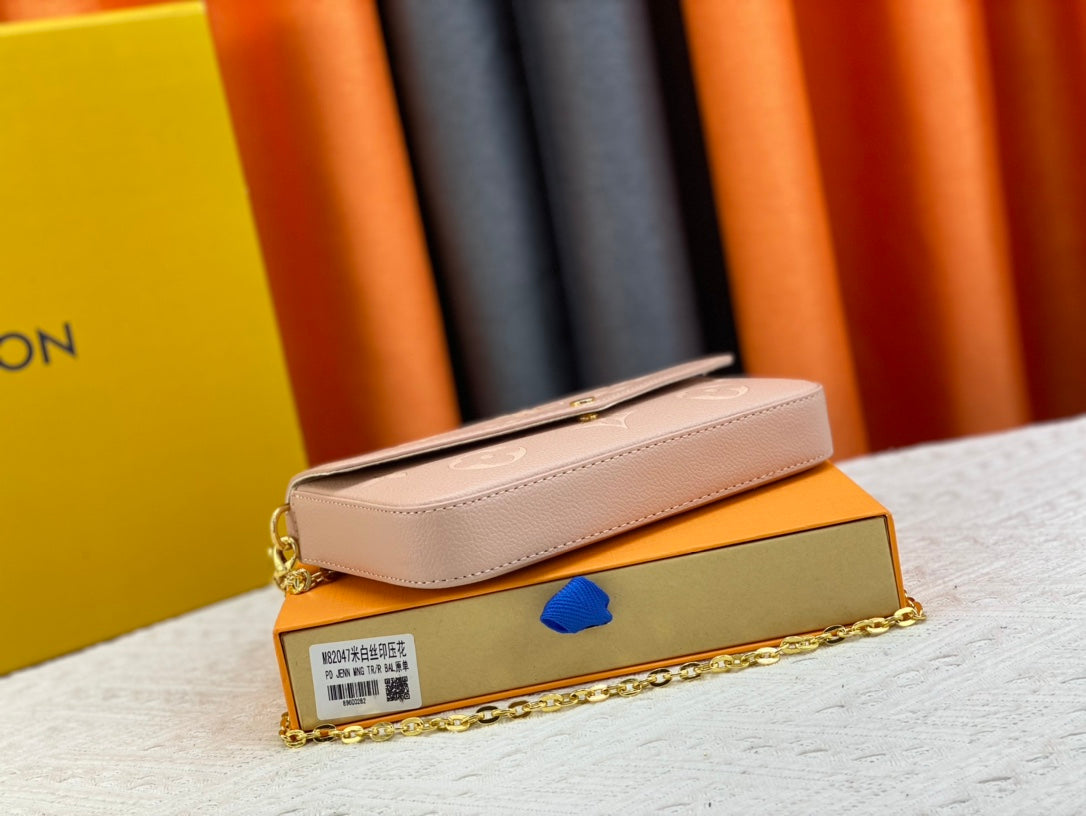 1XE173BDE Stylish leather bag 