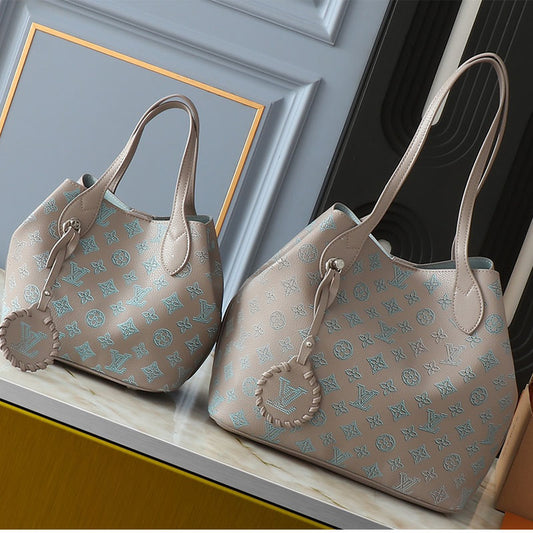 1XE58BDE Stylish leather bag