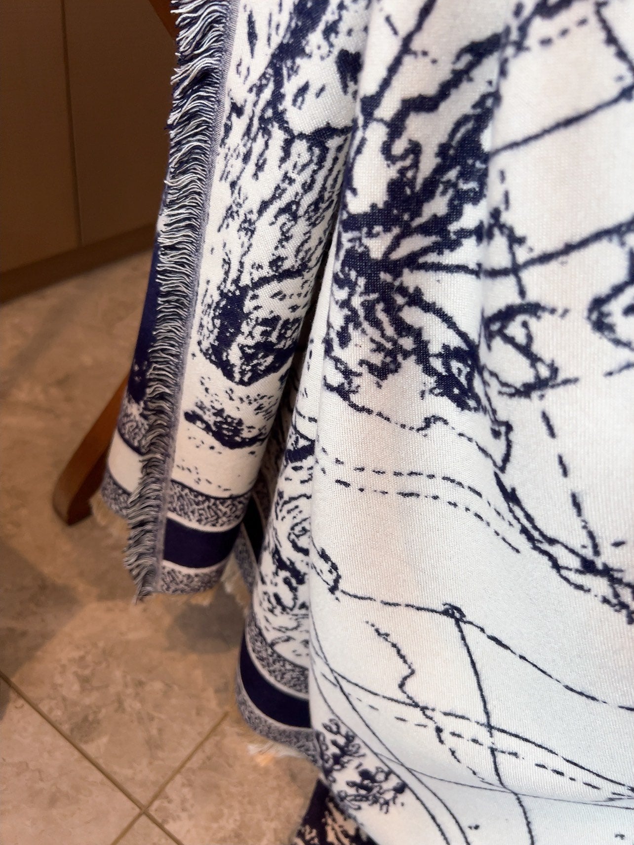 175RD4WDE Stylish Winter Scarves