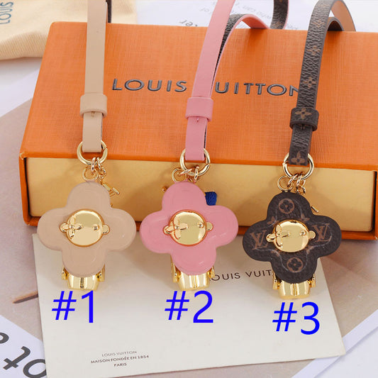 3RE3ADE Stylish key closure