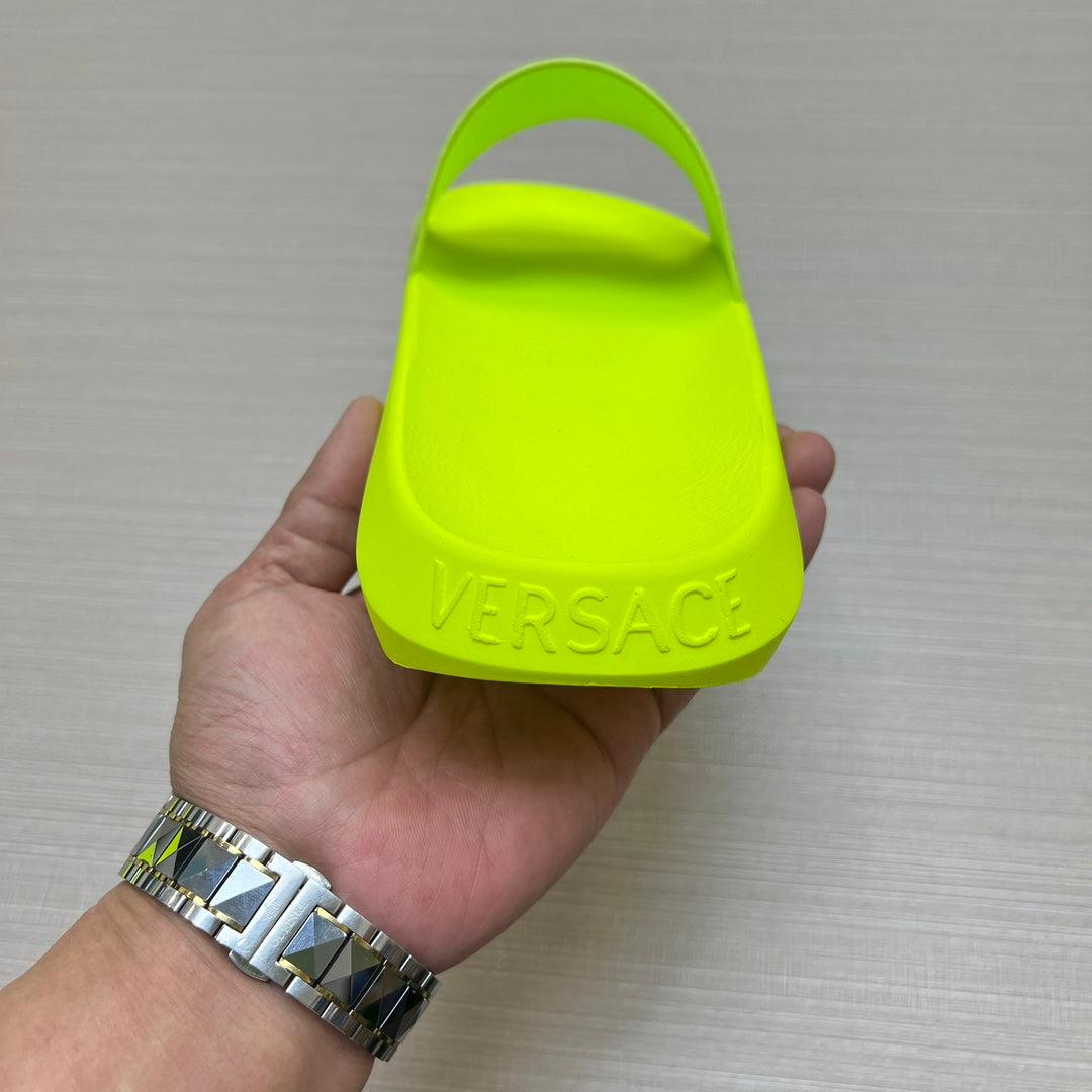 54V108ZDE Stylish slippers
