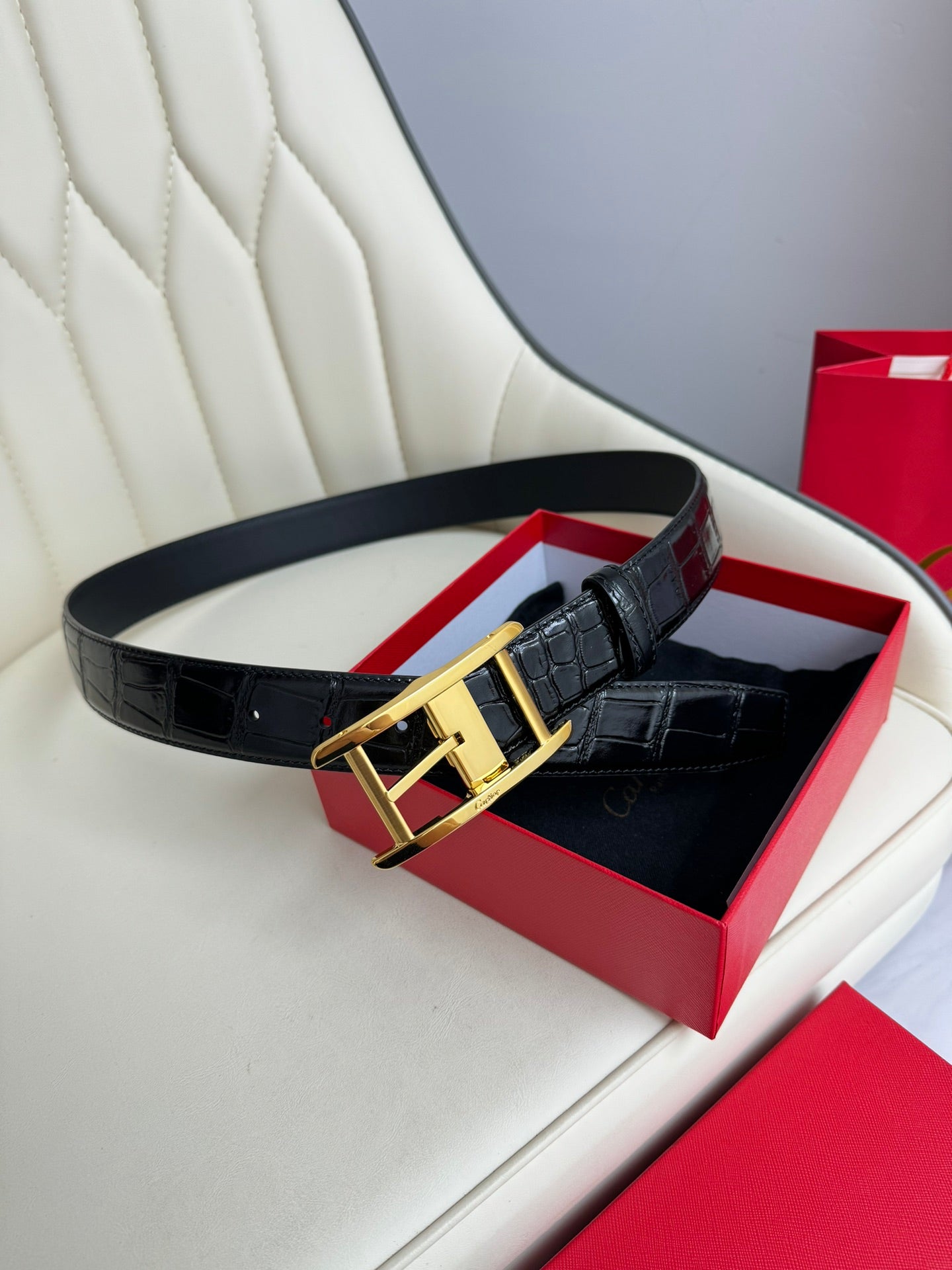 1WK172PDE Stylish  High quality belt With full package